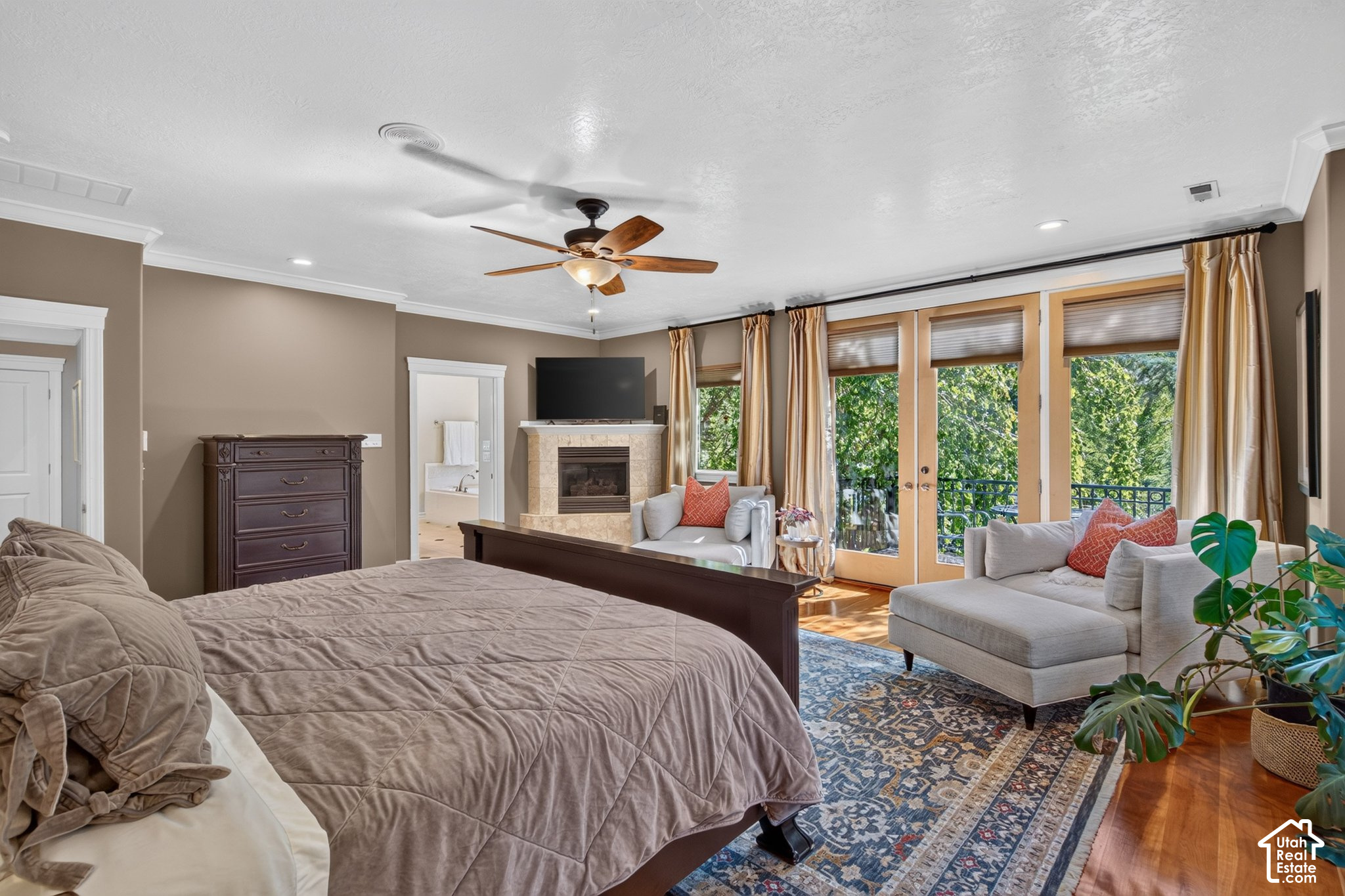 main property photo 44