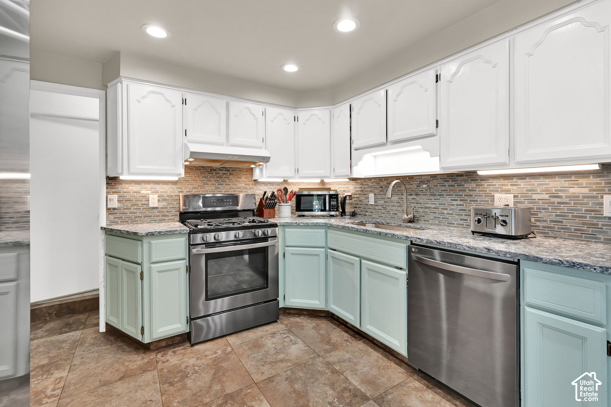property viewer photo 11