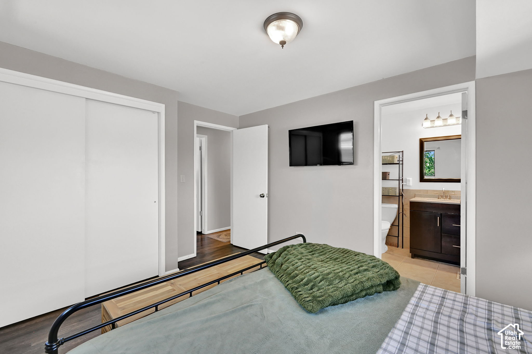 property viewer photo 18