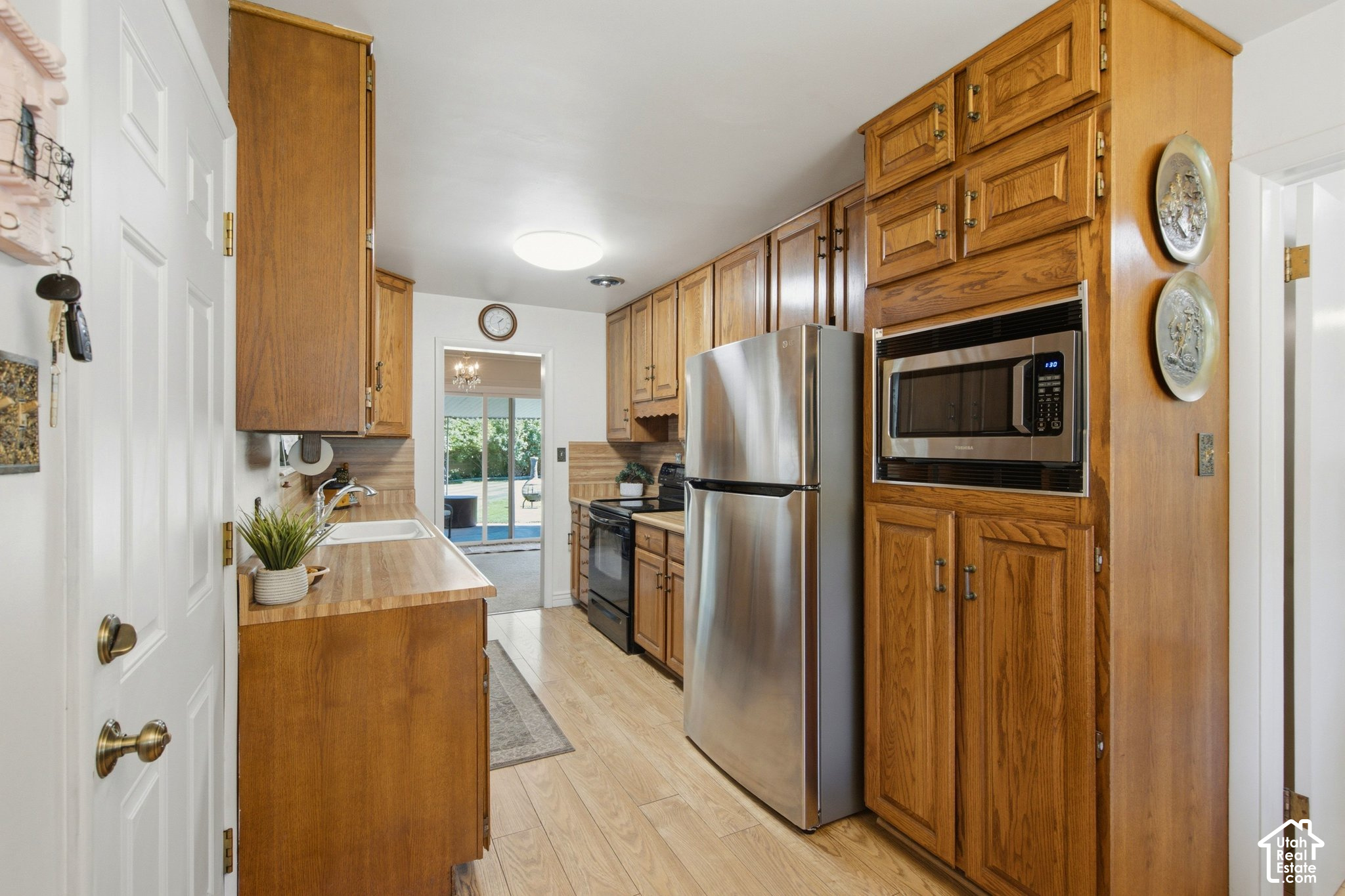 main property photo 17
