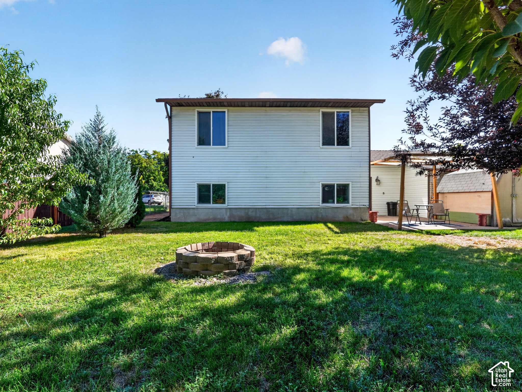main property photo 16