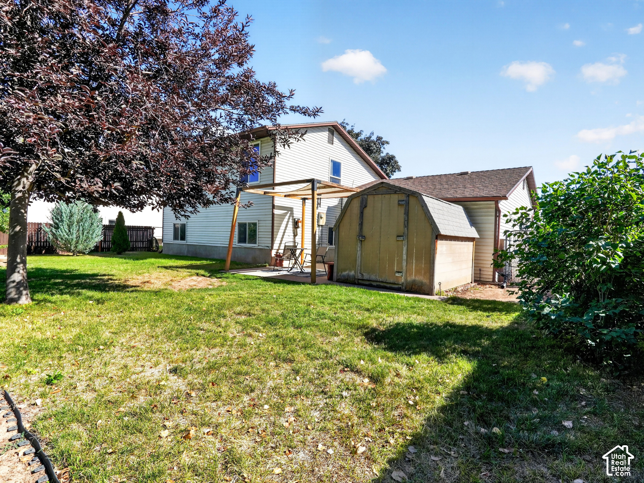 main property photo 17