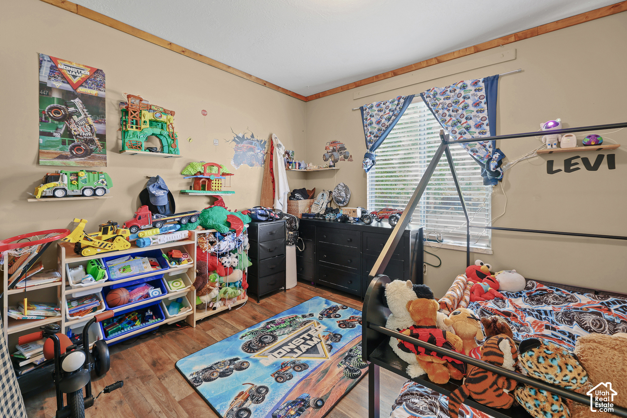main property photo 14