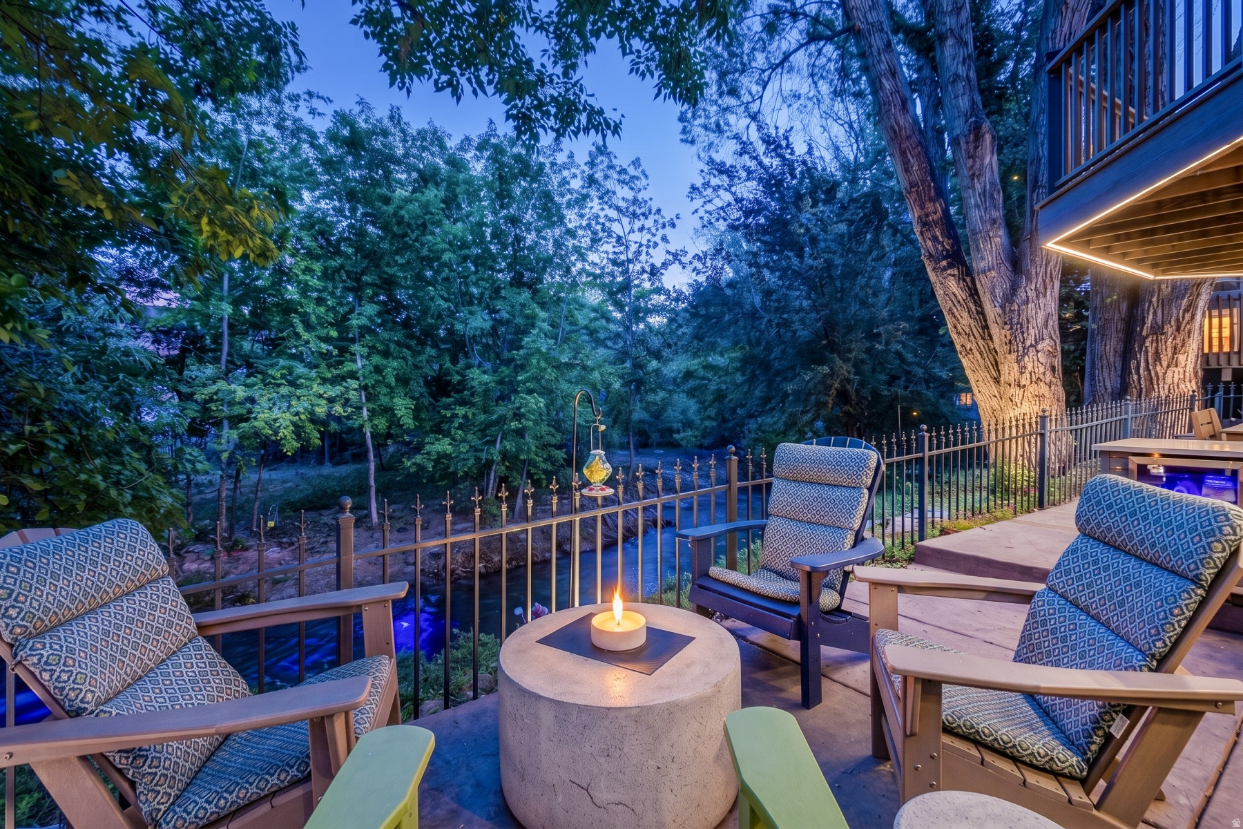 main property photo 30