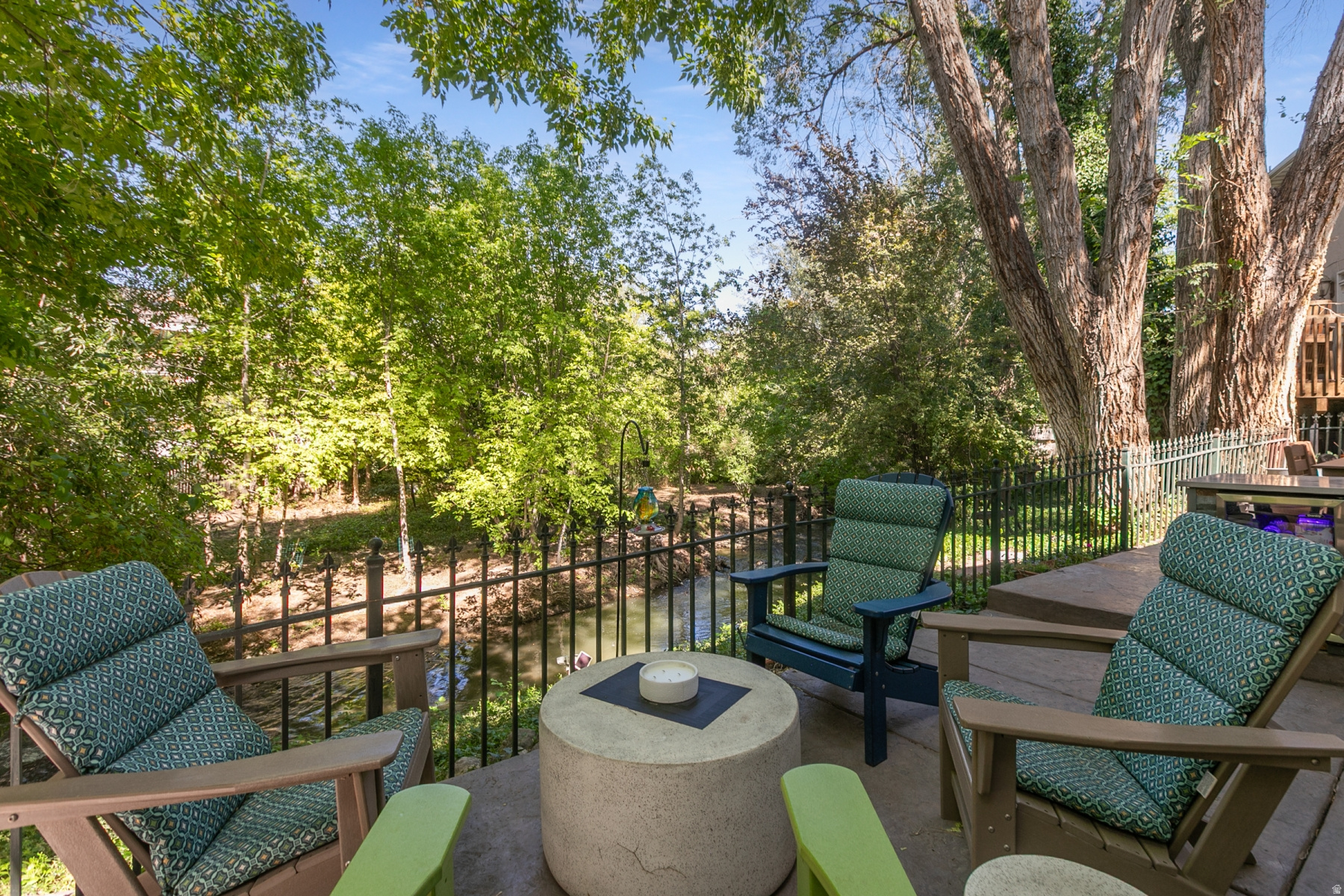 main property photo 32