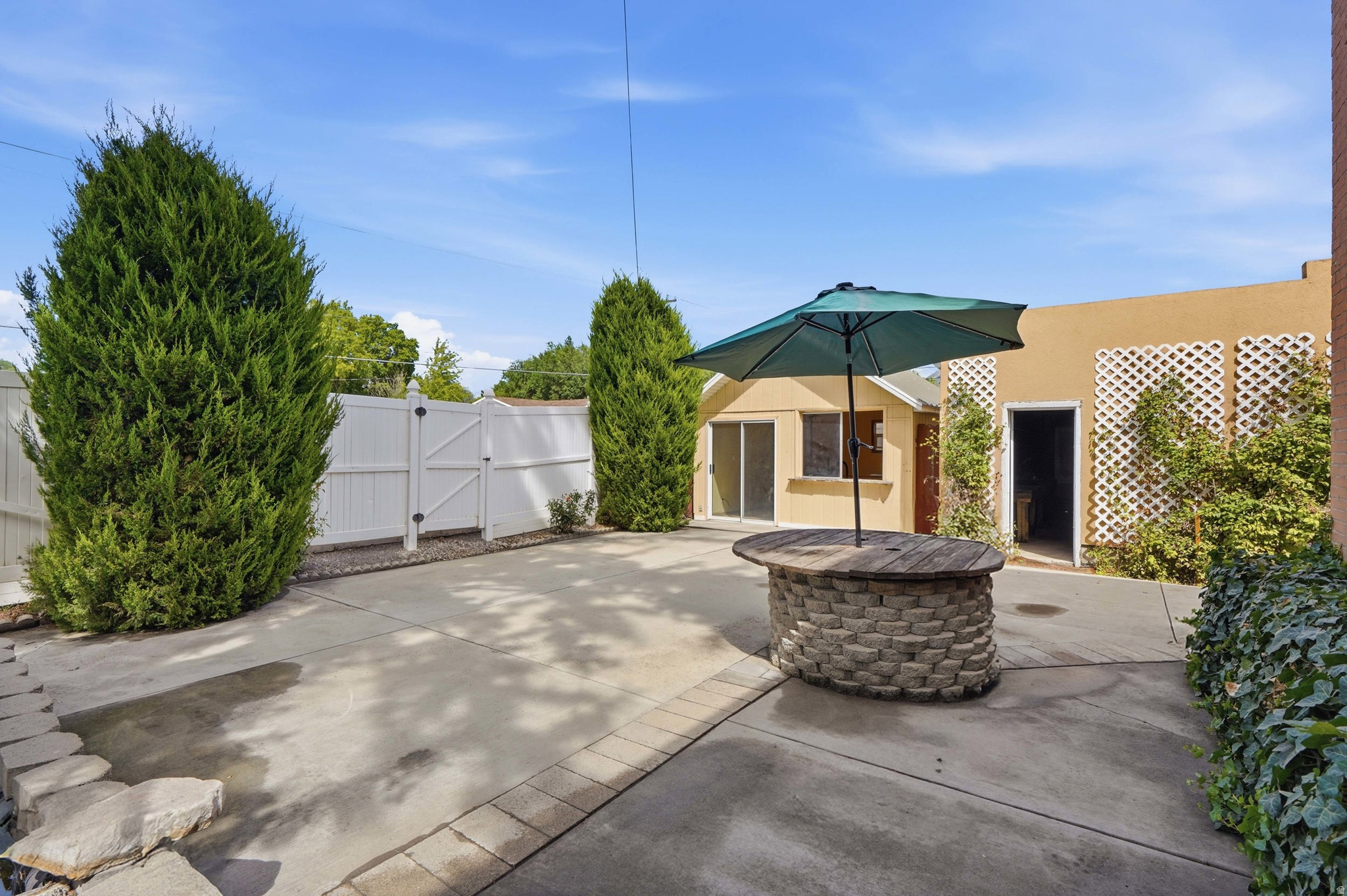 main property photo 41