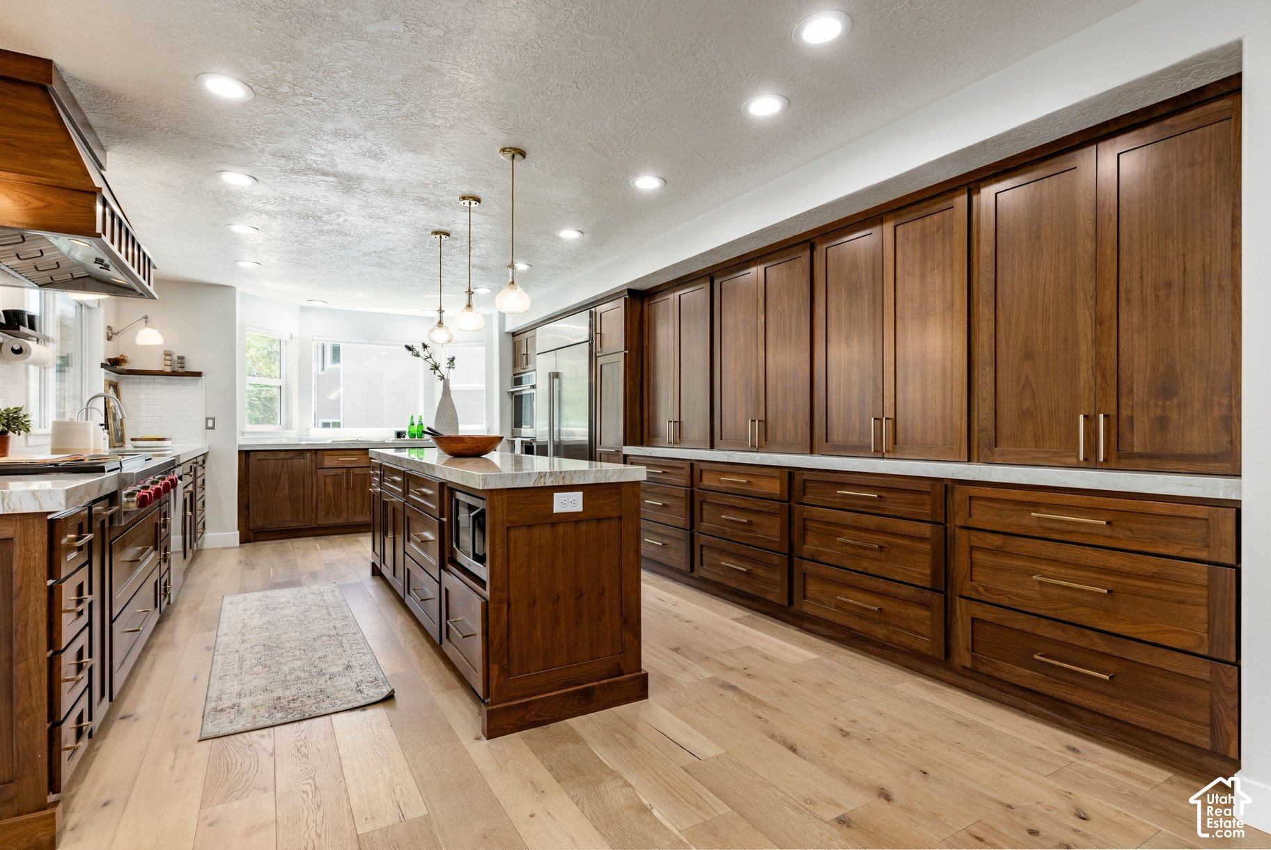 property viewer photo 19