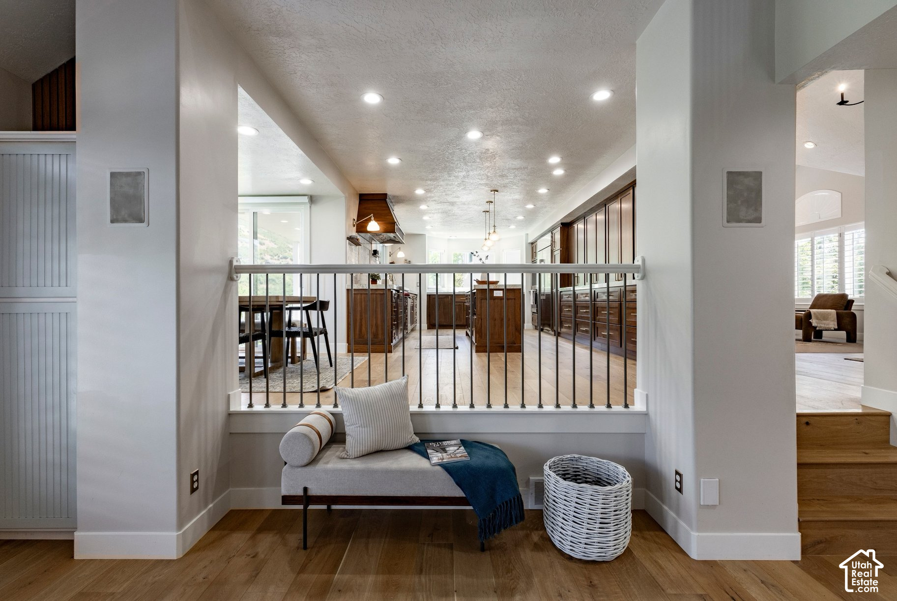 property viewer photo 23