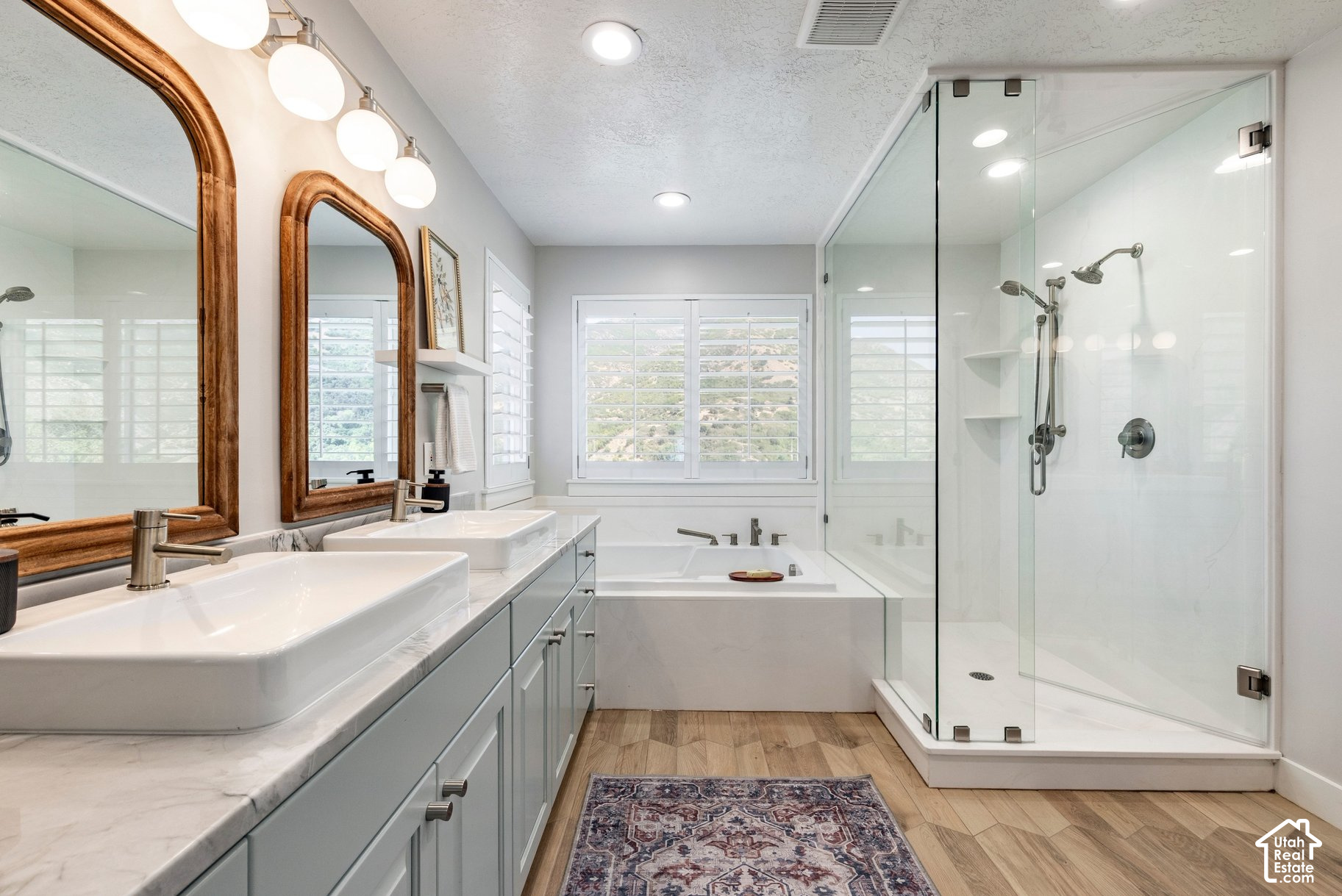 property viewer photo 28