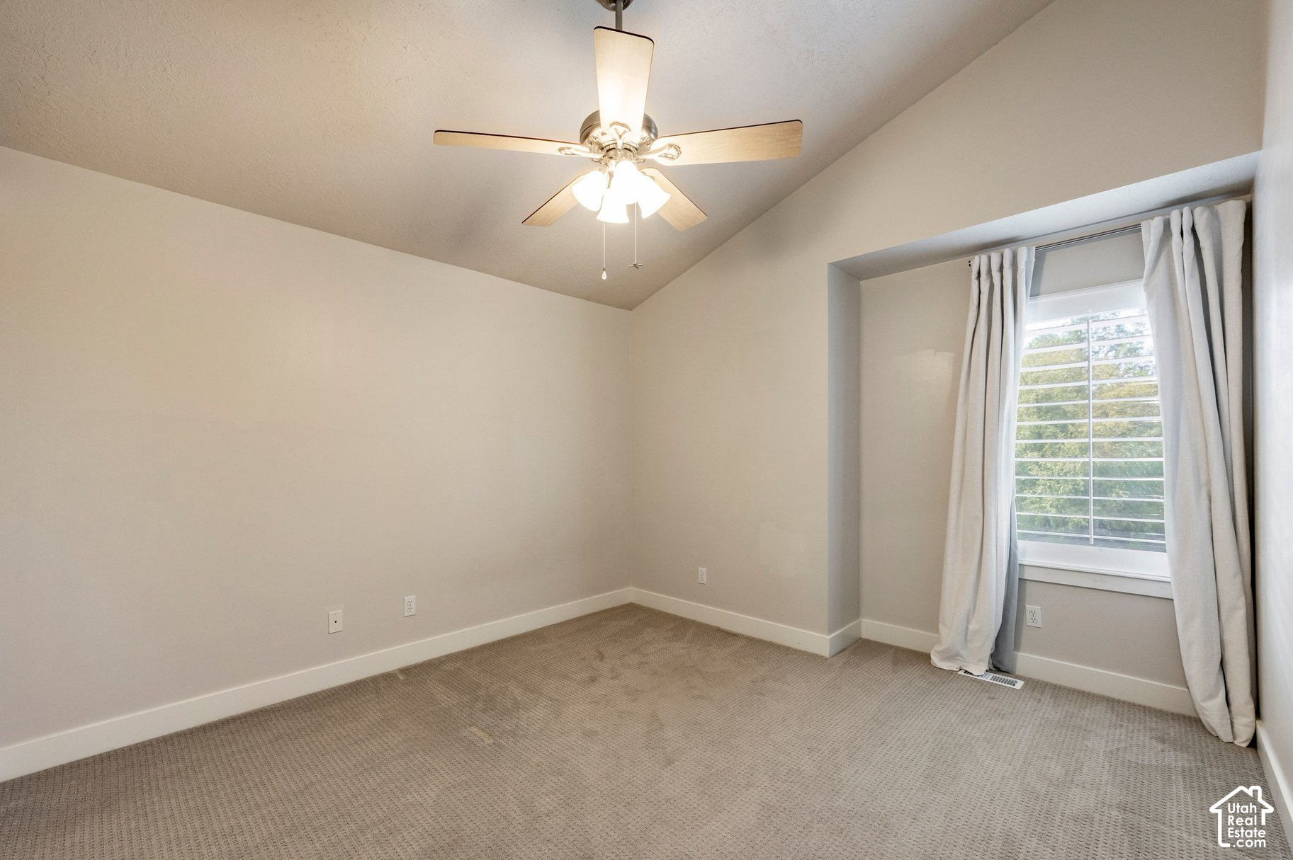property viewer photo 30