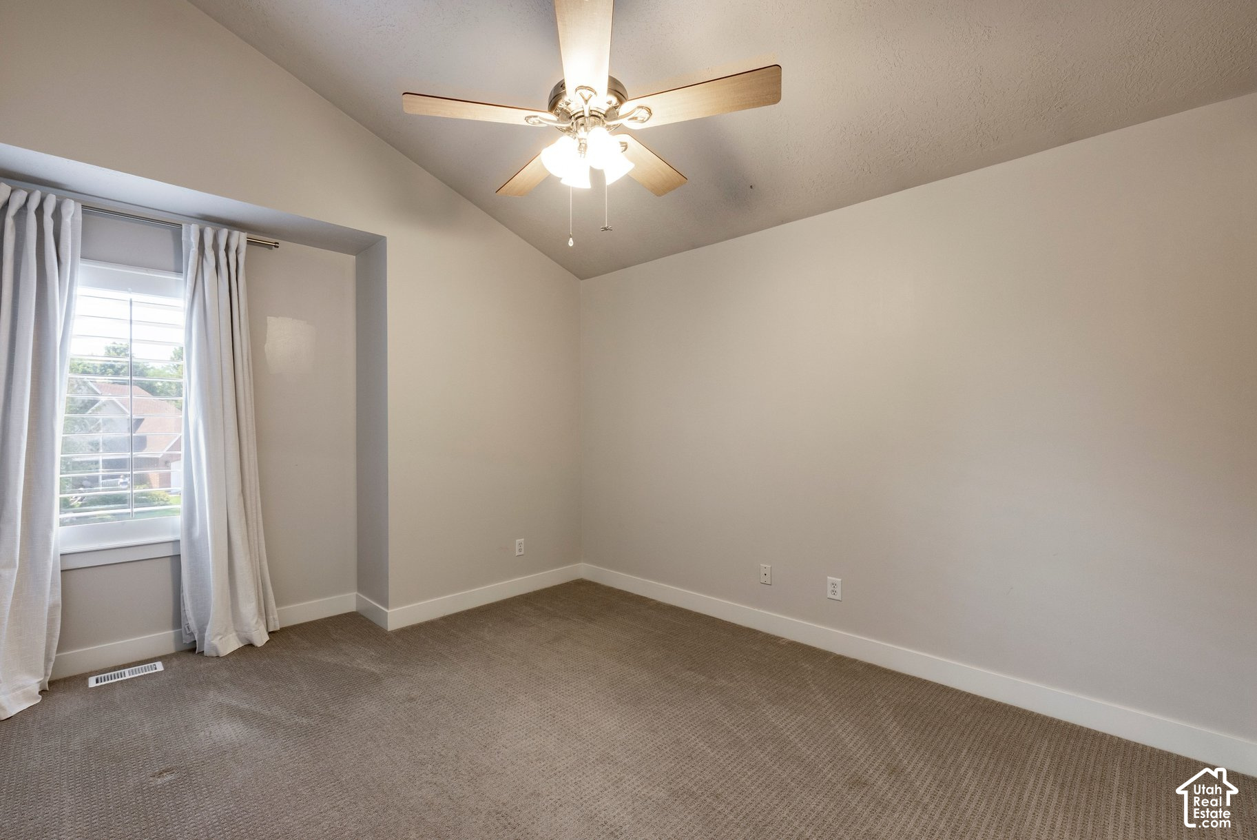 property viewer photo 32