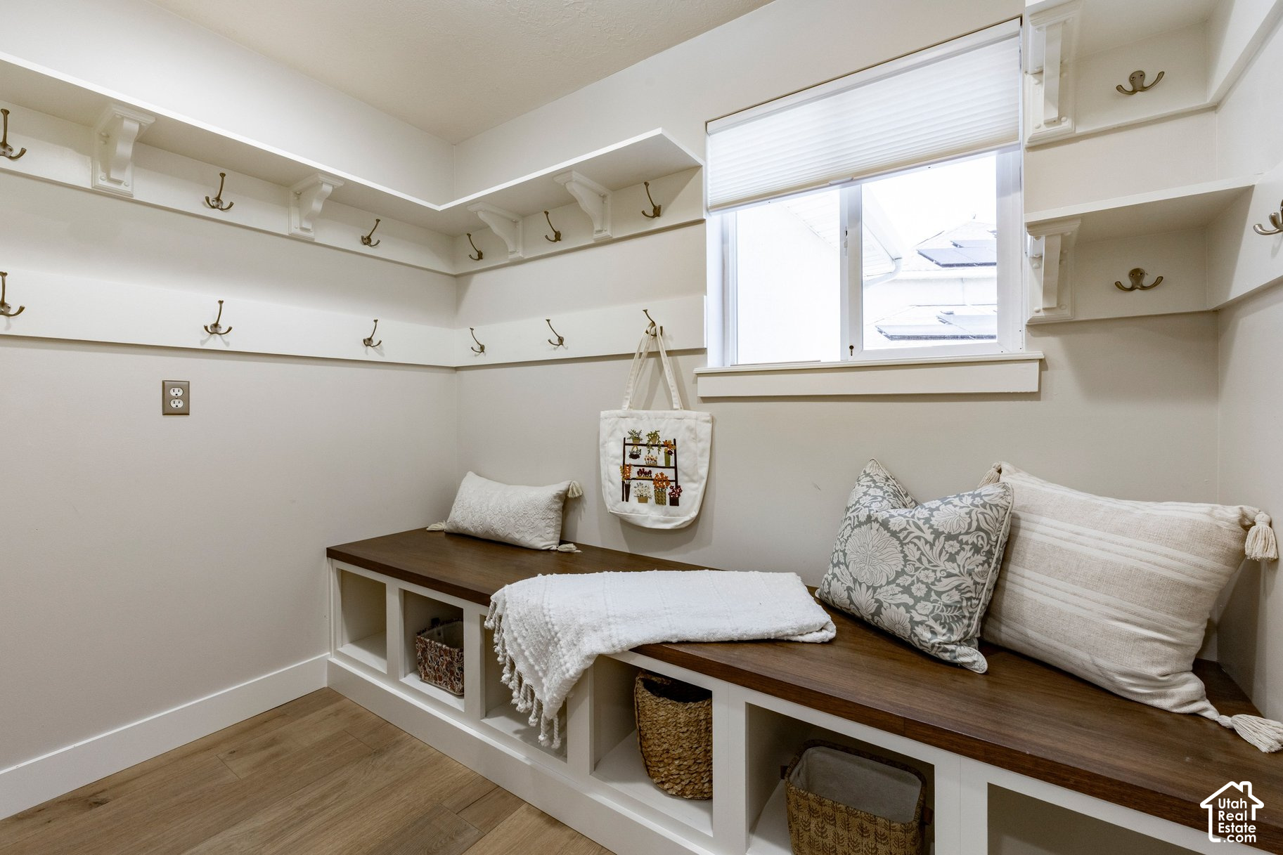 property viewer photo 34