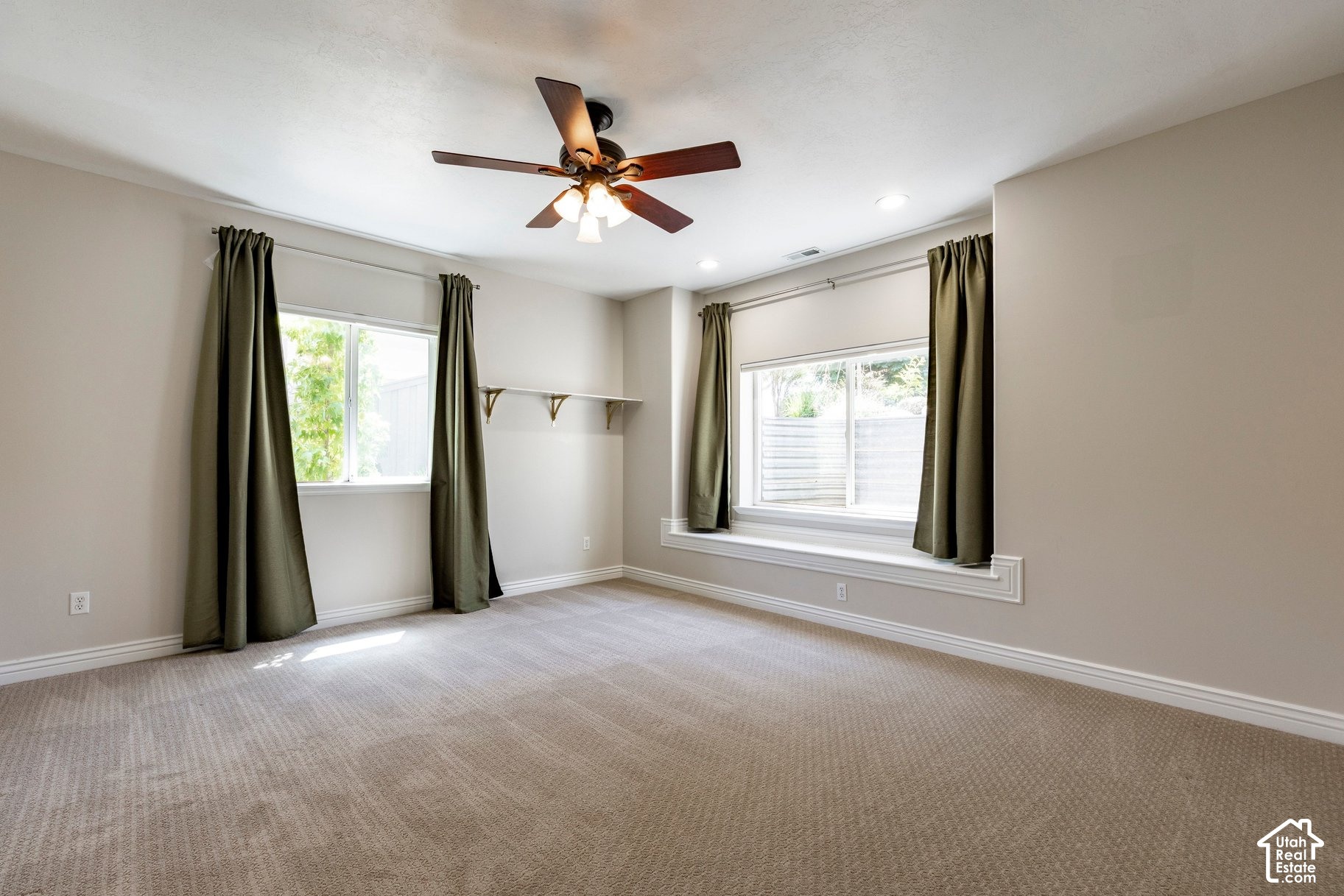 property viewer photo 36