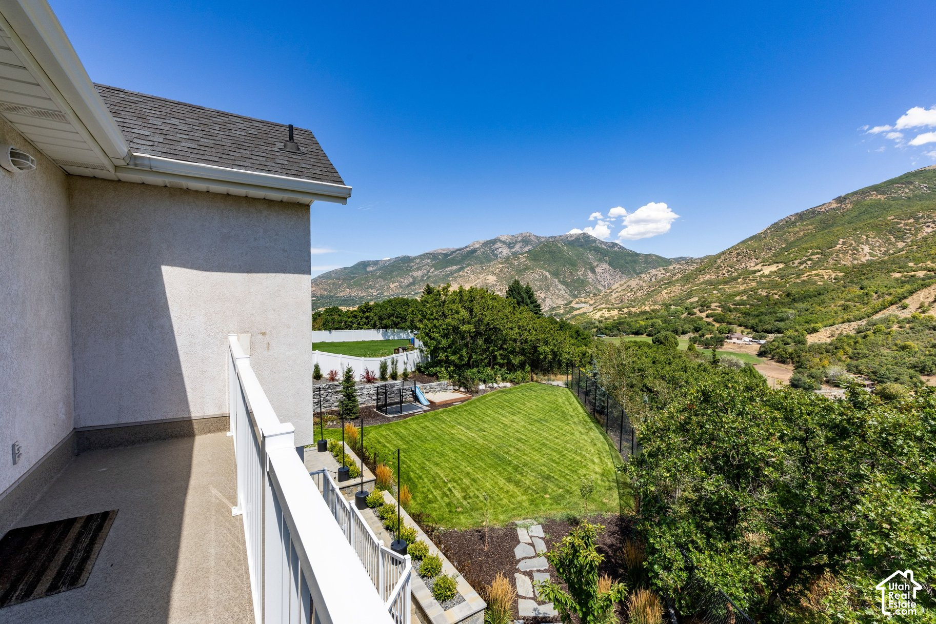 property viewer photo 45
