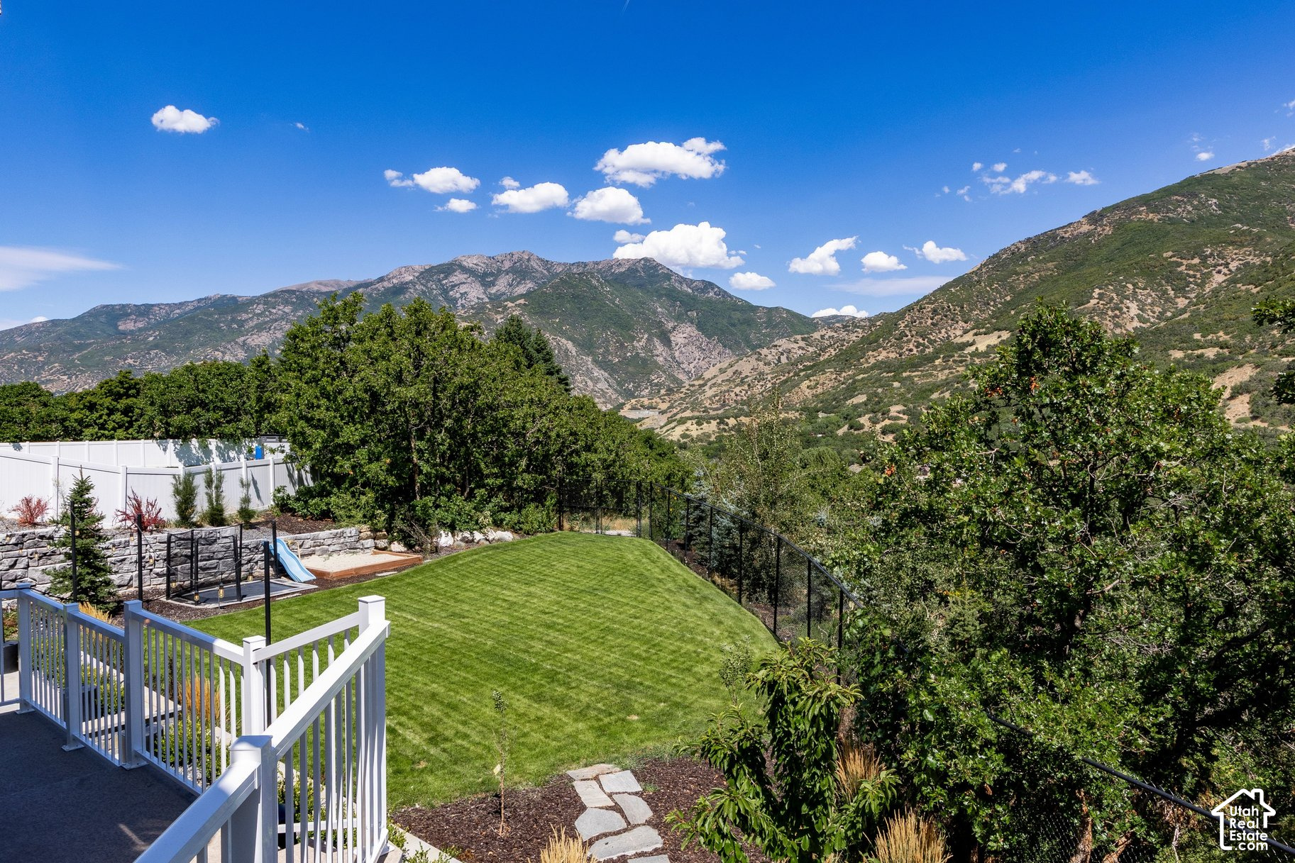 property viewer photo 47
