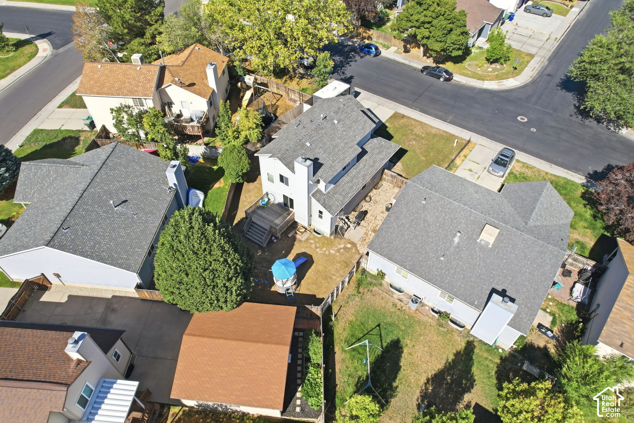 main property photo 40