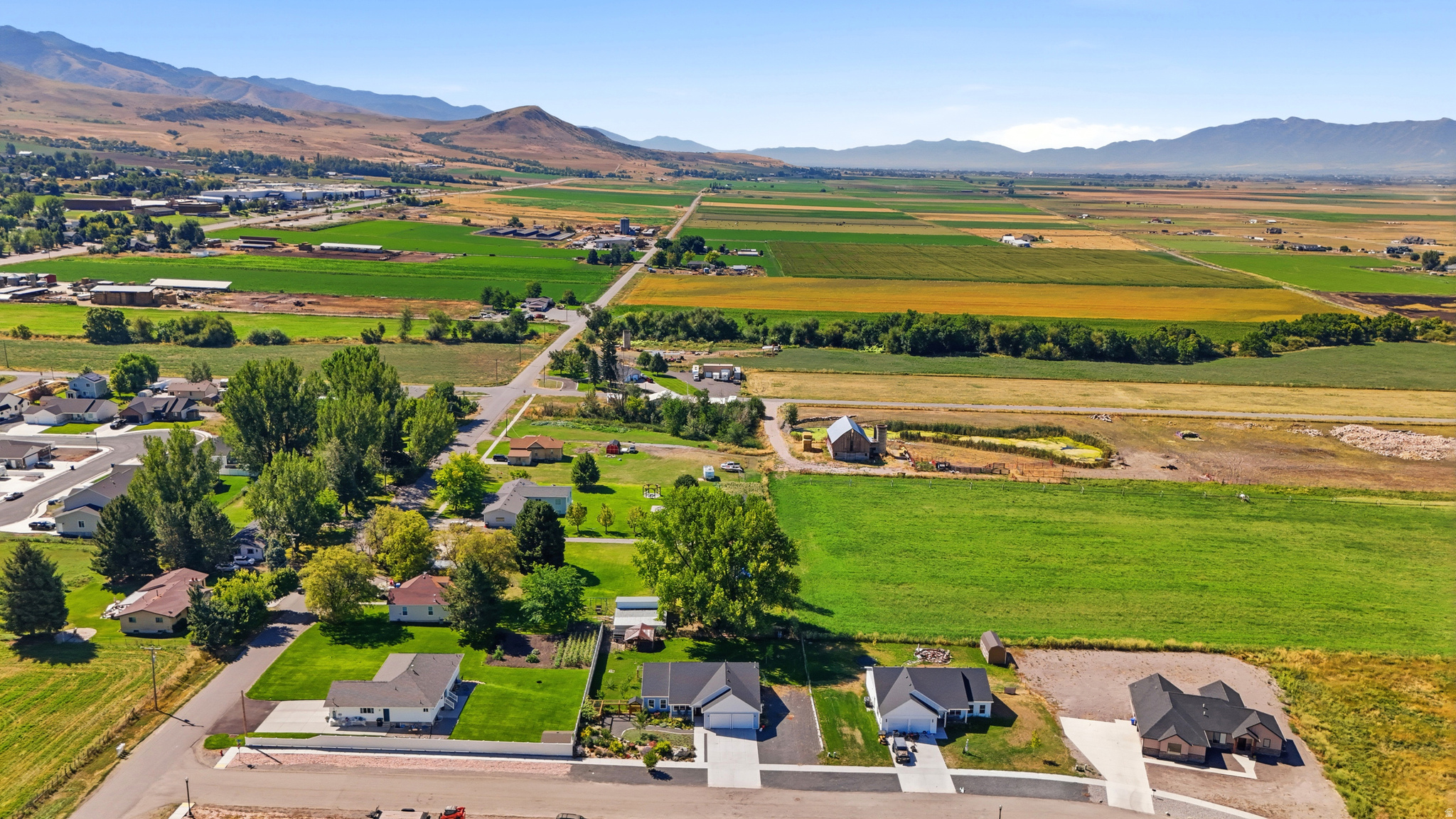 main property photo 41