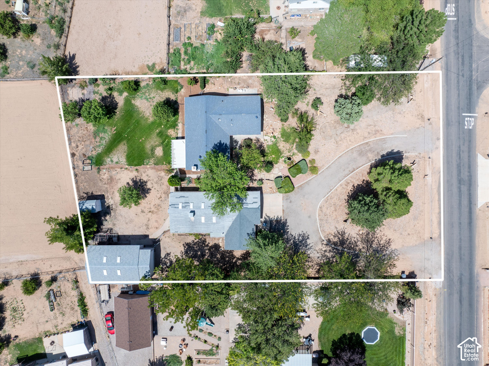 main property photo 35