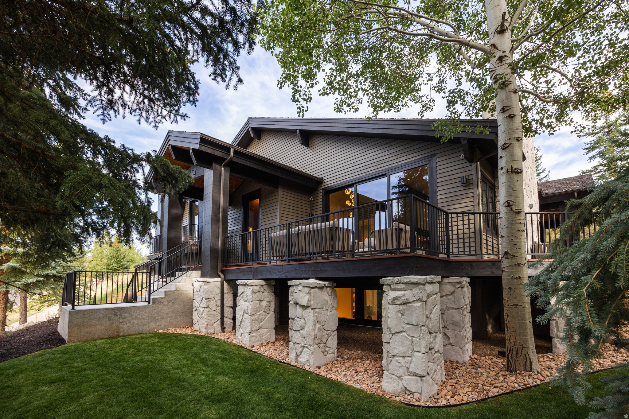 main property photo 60