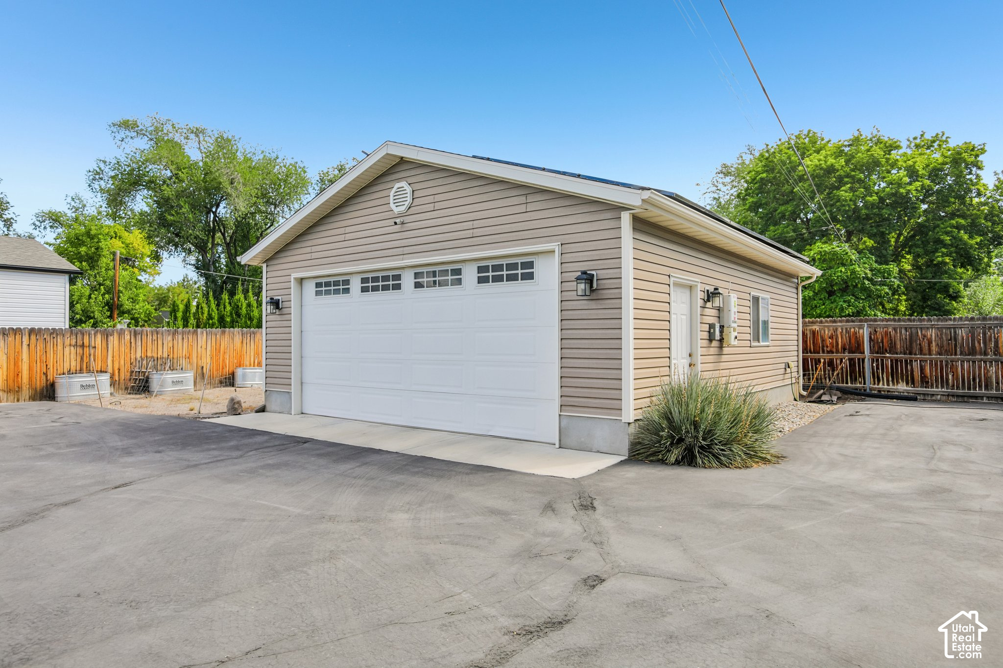 property viewer photo 26