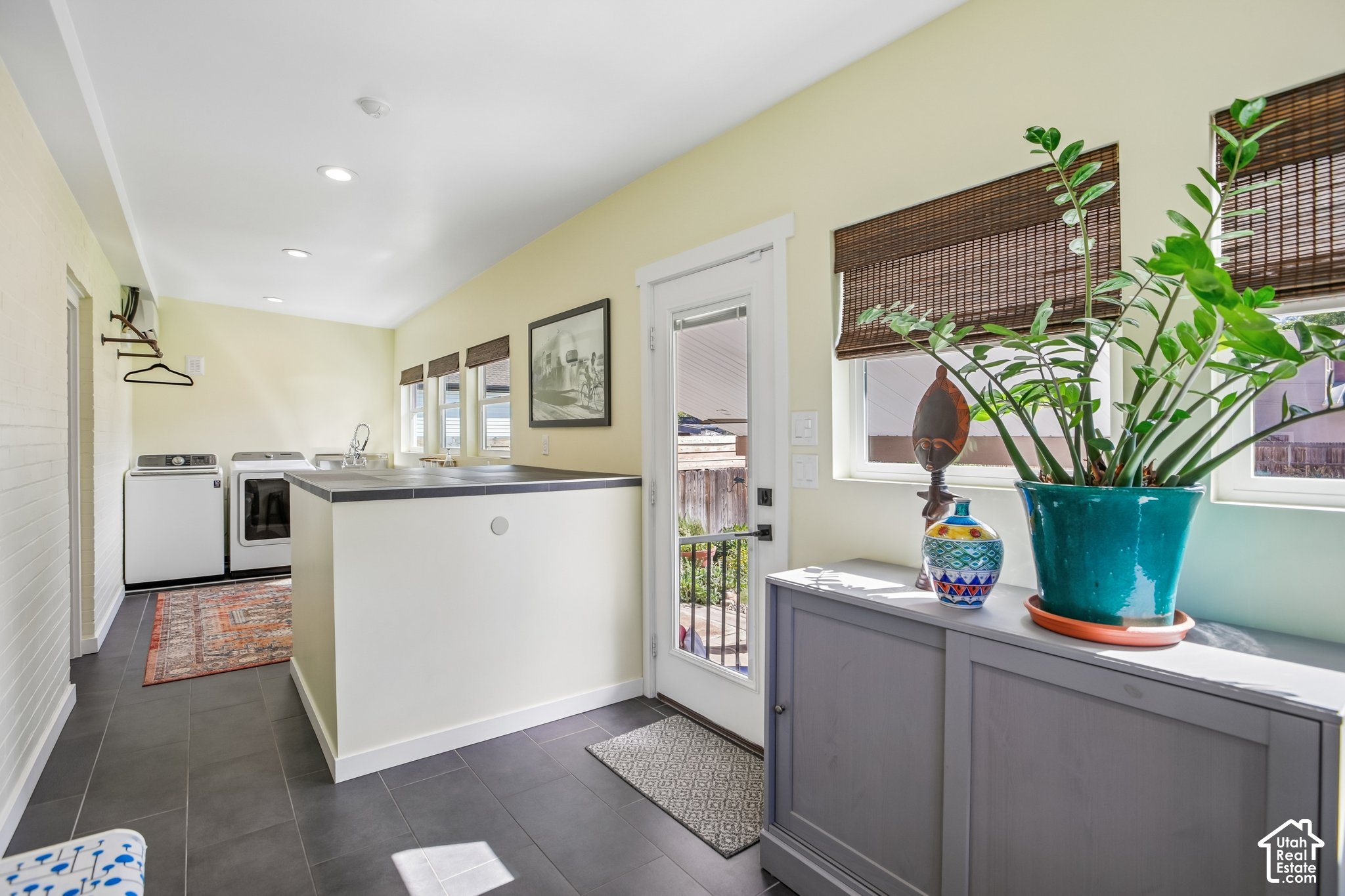 property viewer photo 9