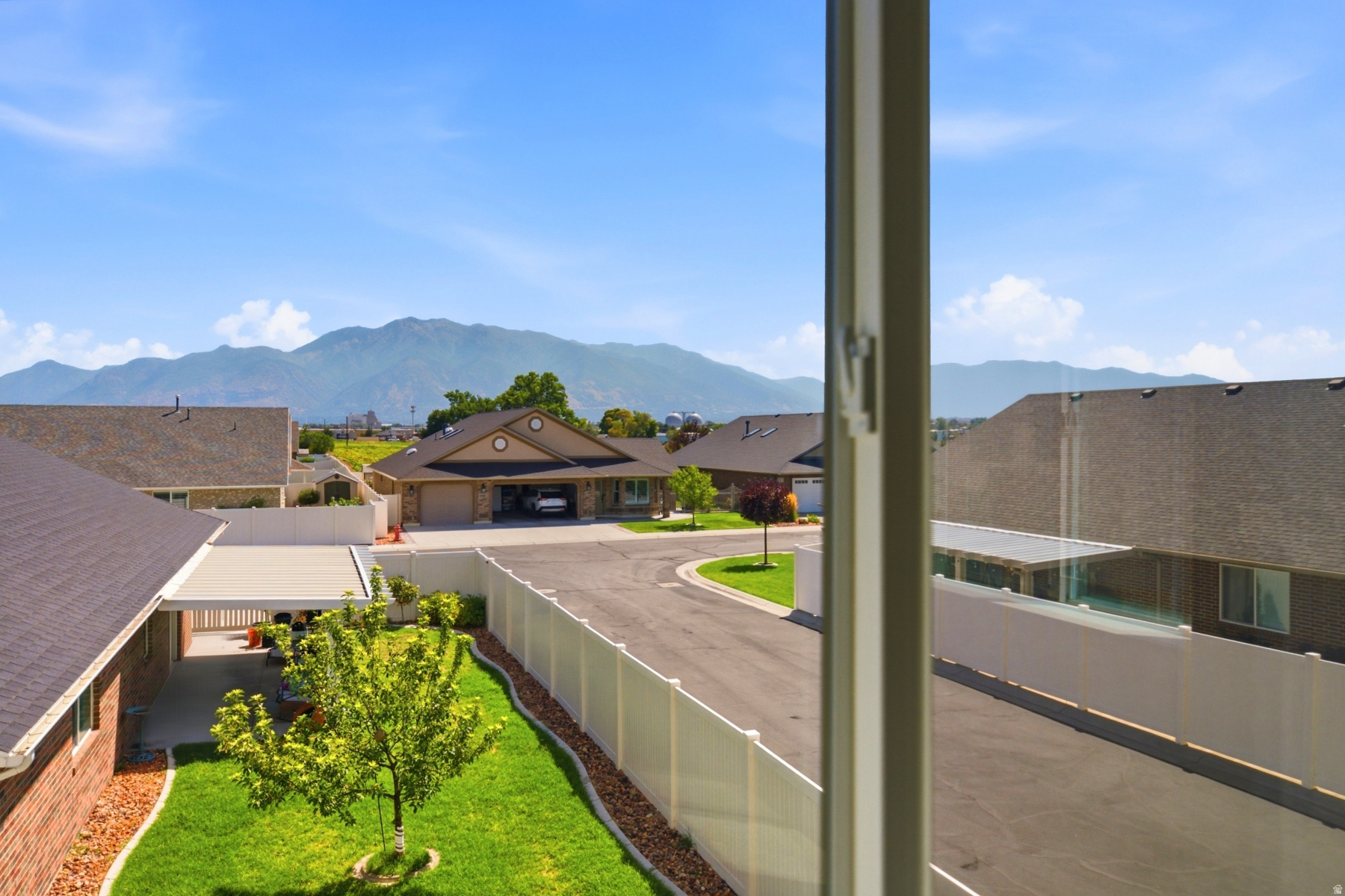 main property photo 26
