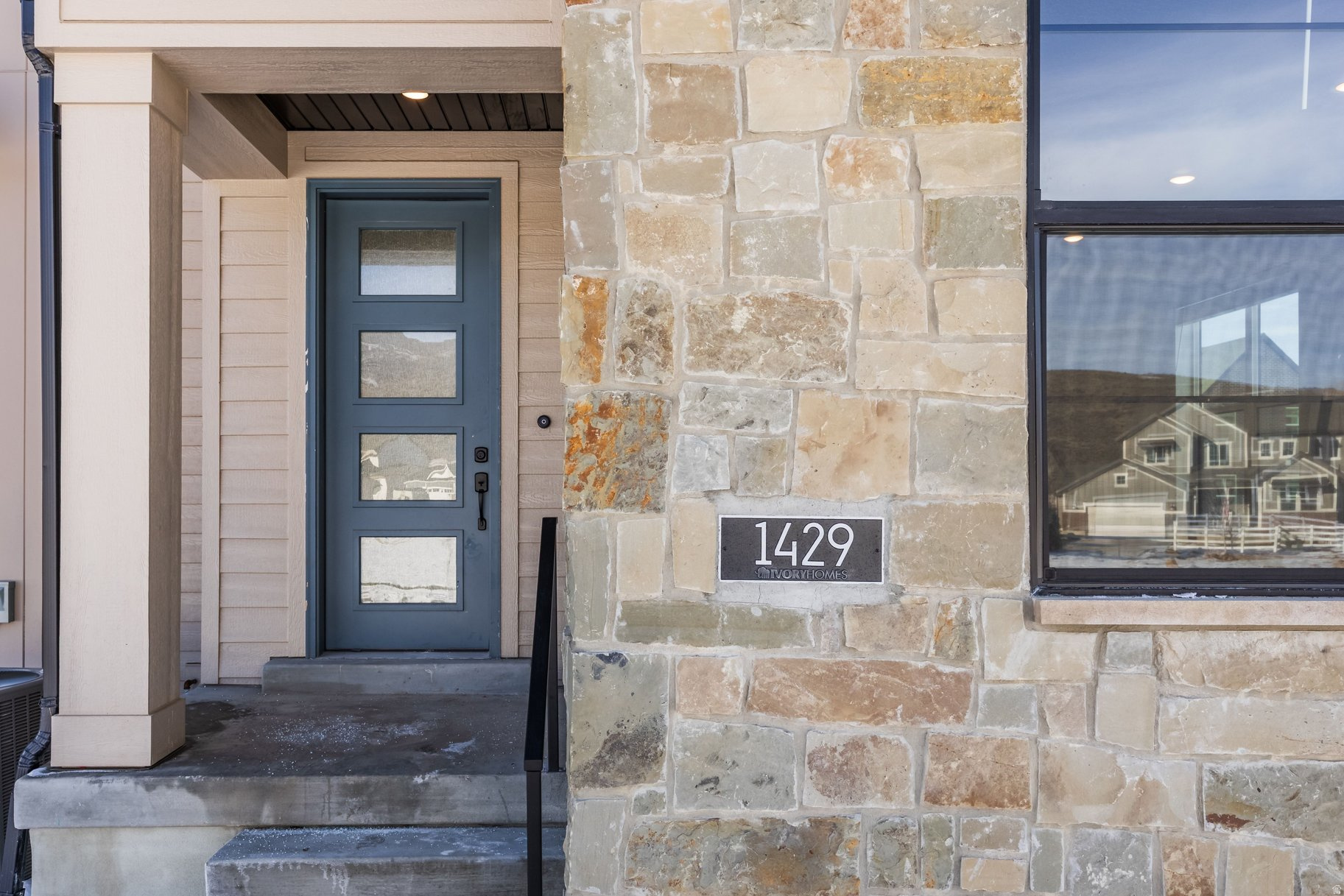 main property photo 20