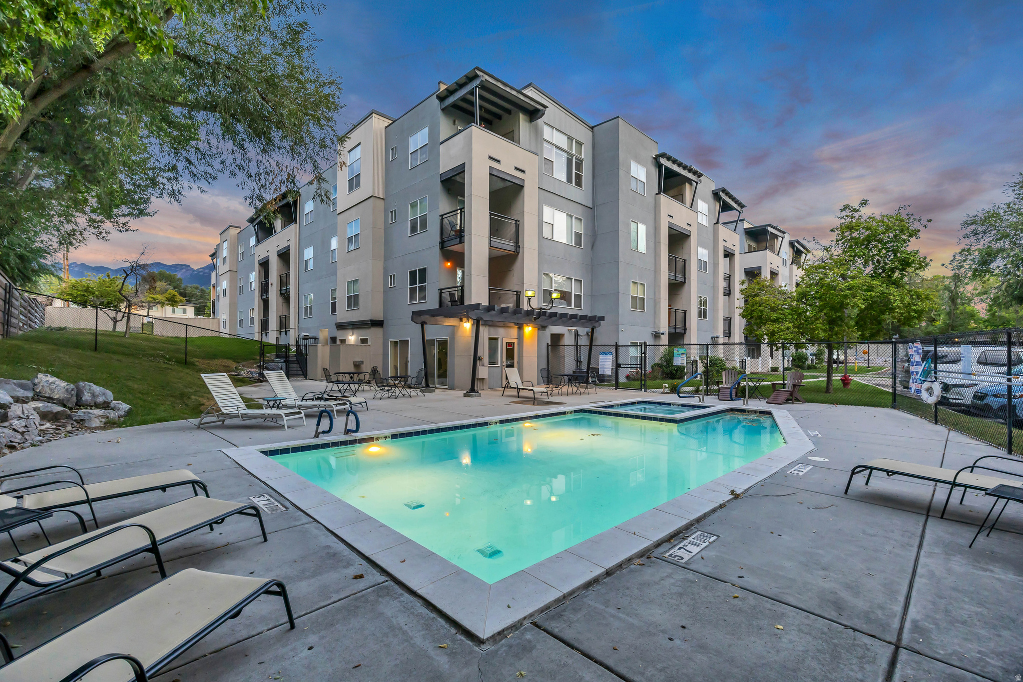 main property photo 15