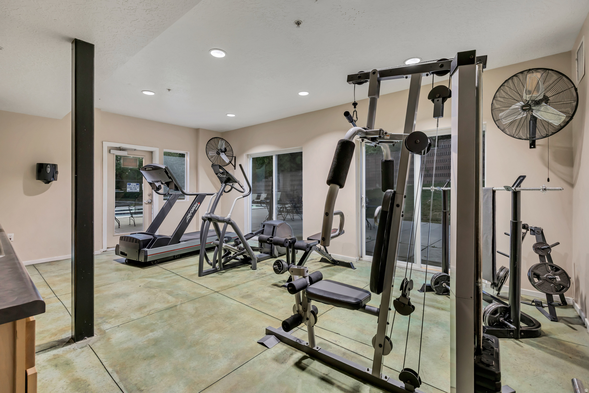 main property photo 16