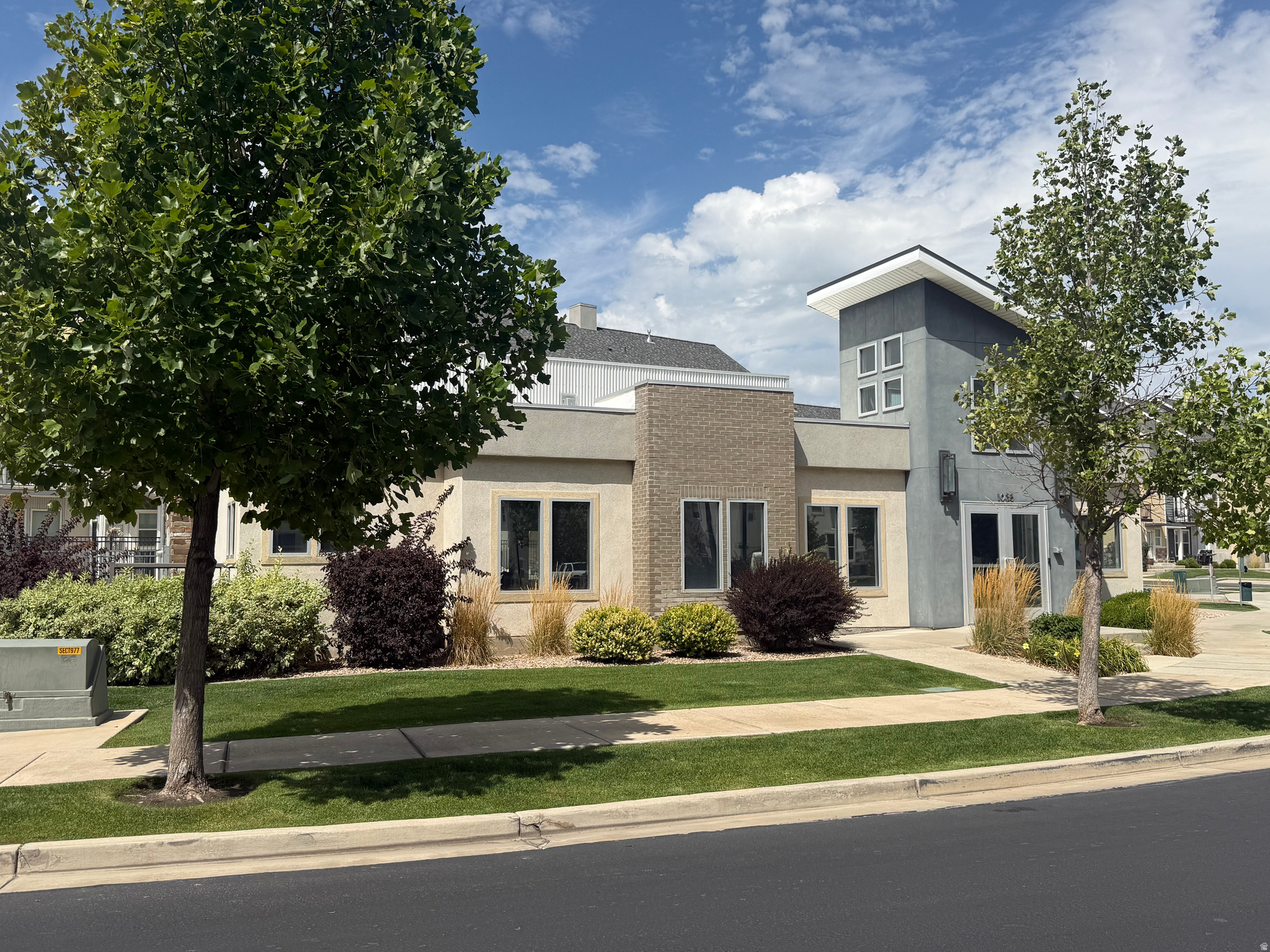 main property photo 20