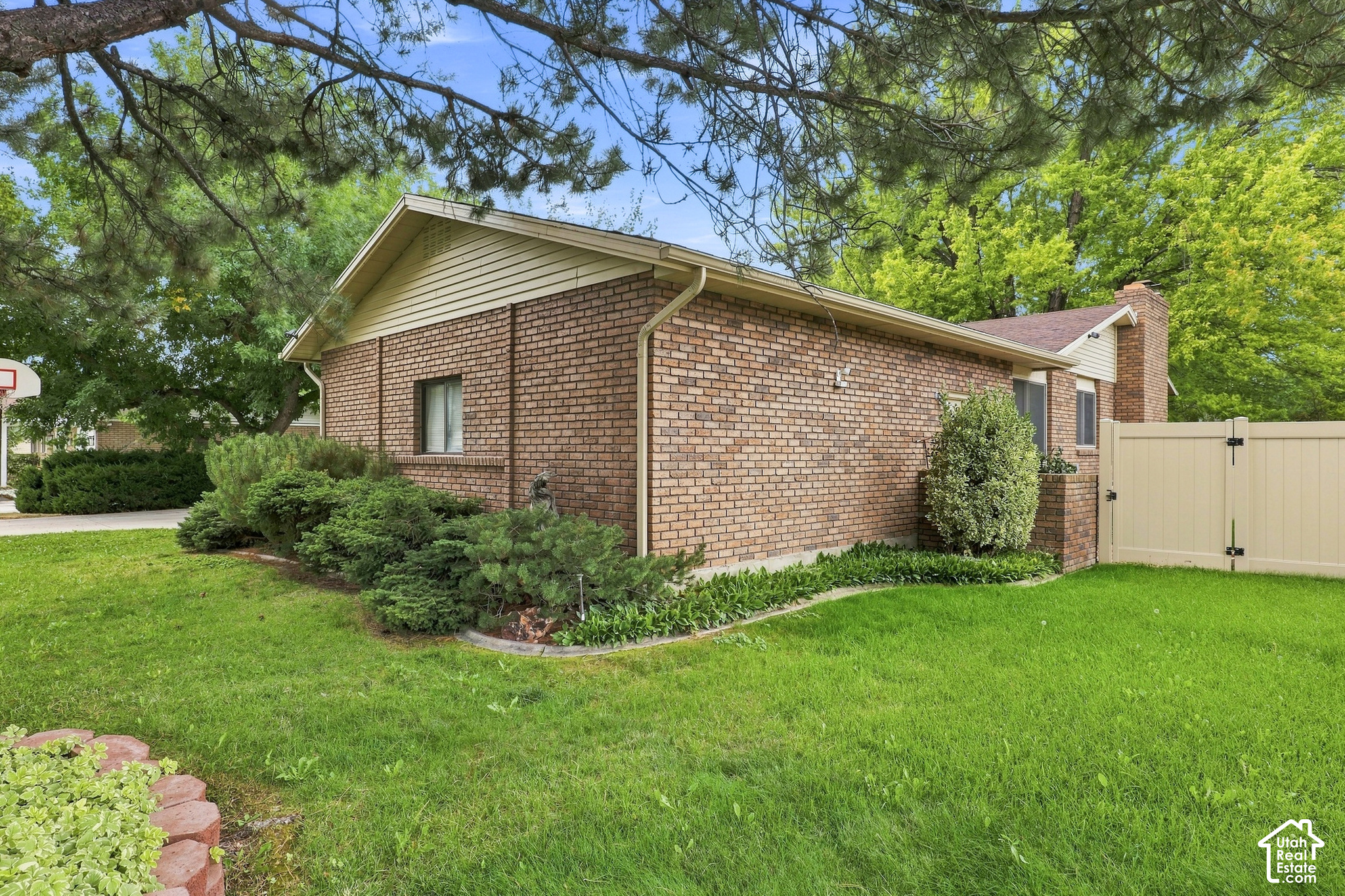 main property photo 22