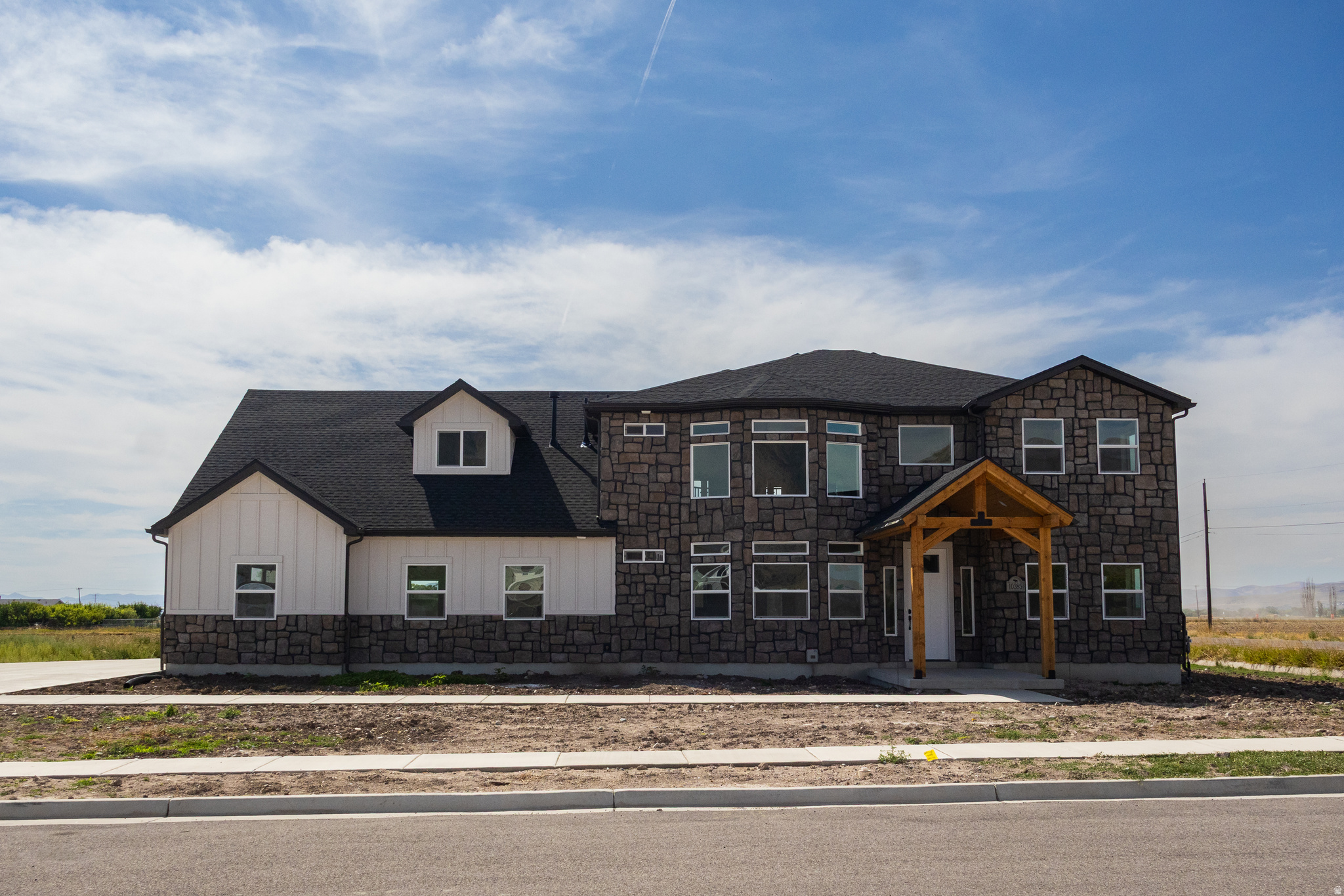 main property photo 0