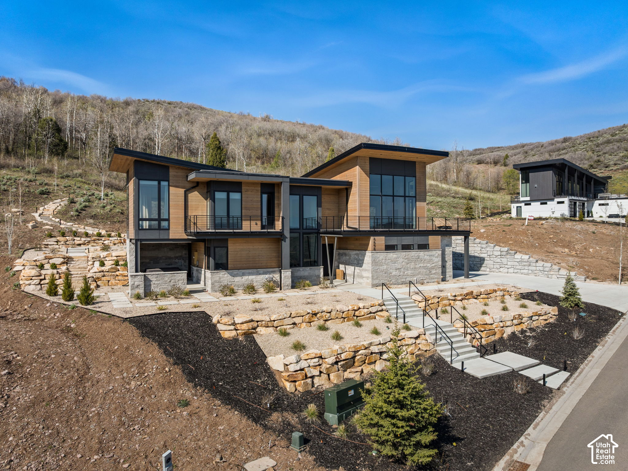 main property photo 38