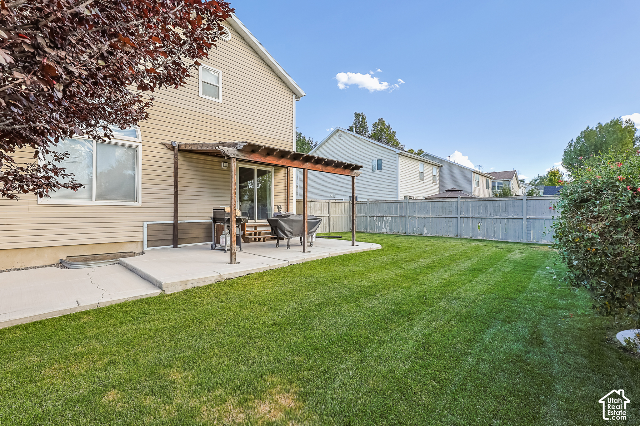 main property photo 11