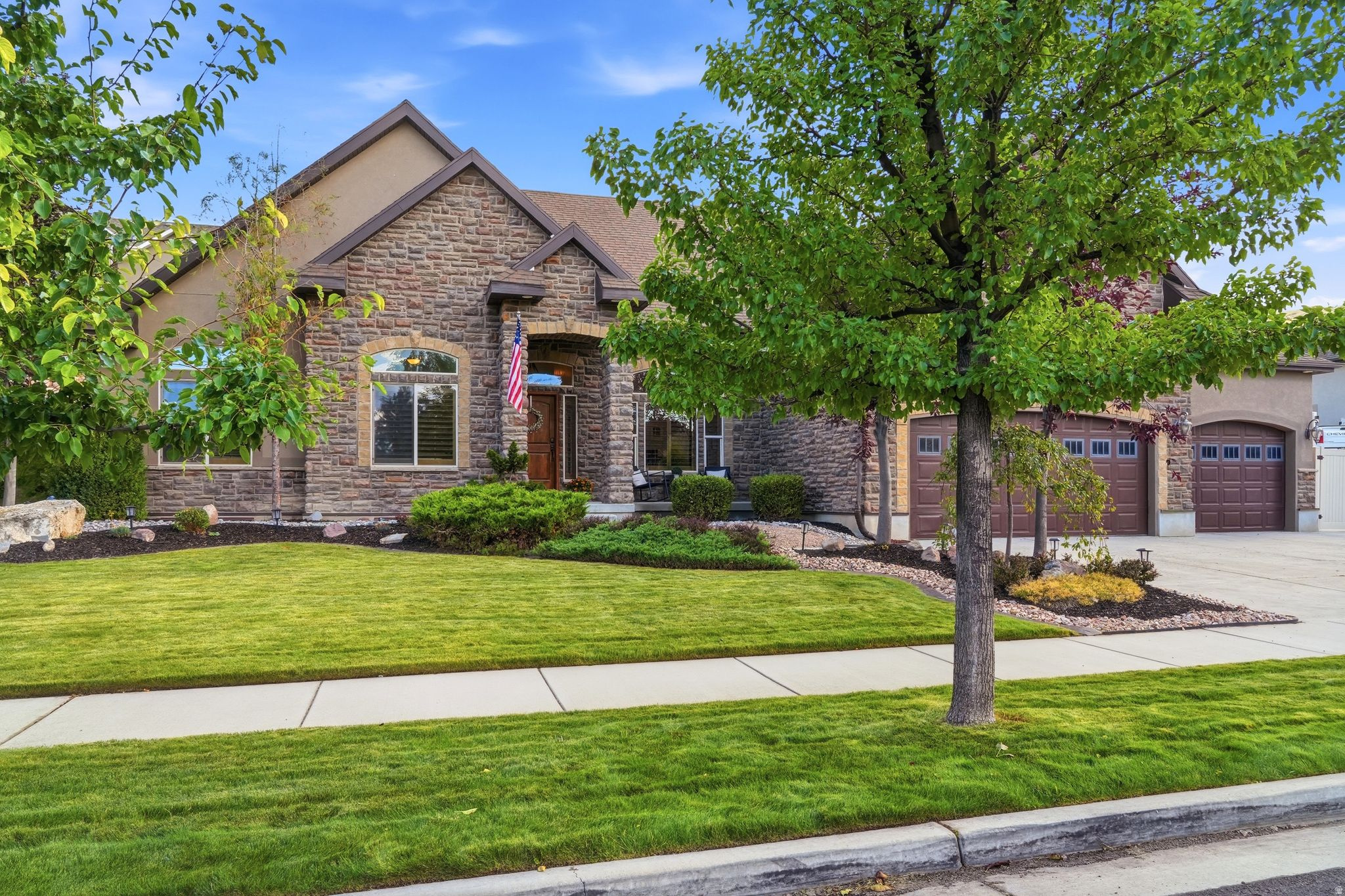 main property photo 0