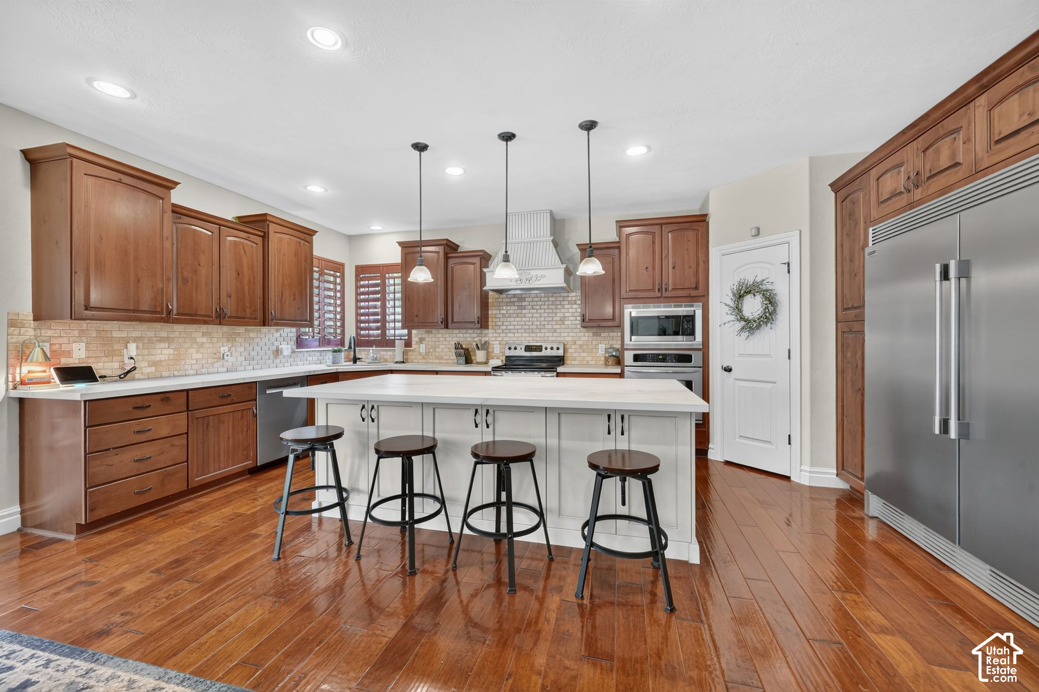 main property photo 14