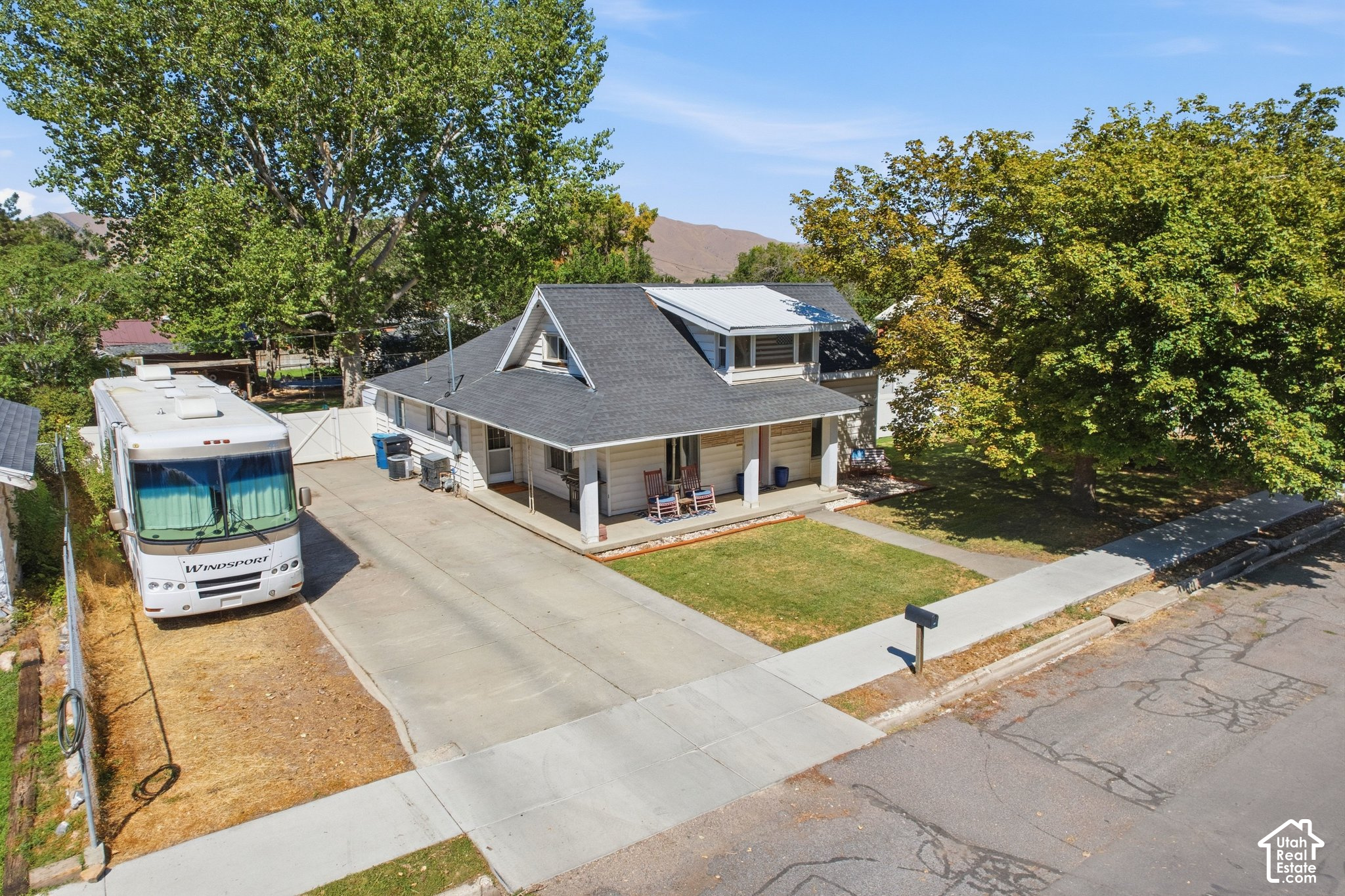 main property photo 3