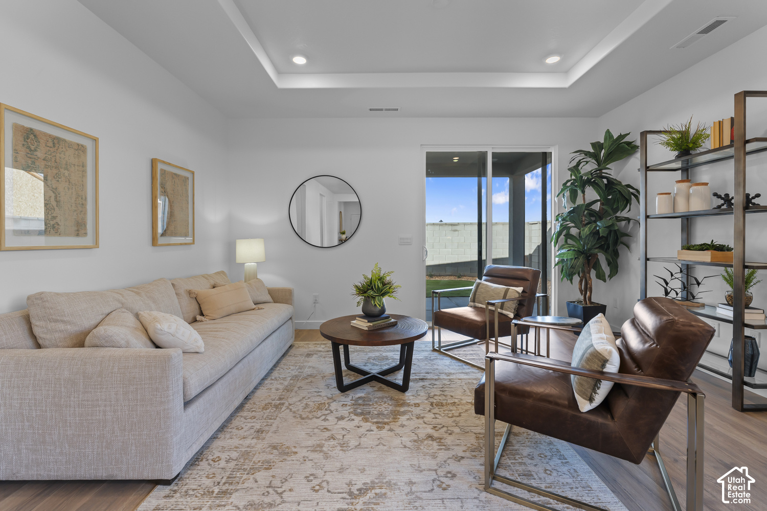 property viewer photo 15