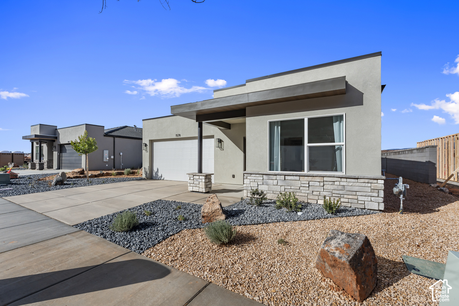 property viewer photo 2