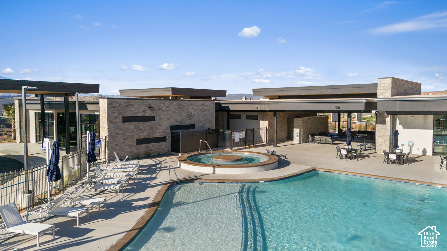 property viewer photo 39