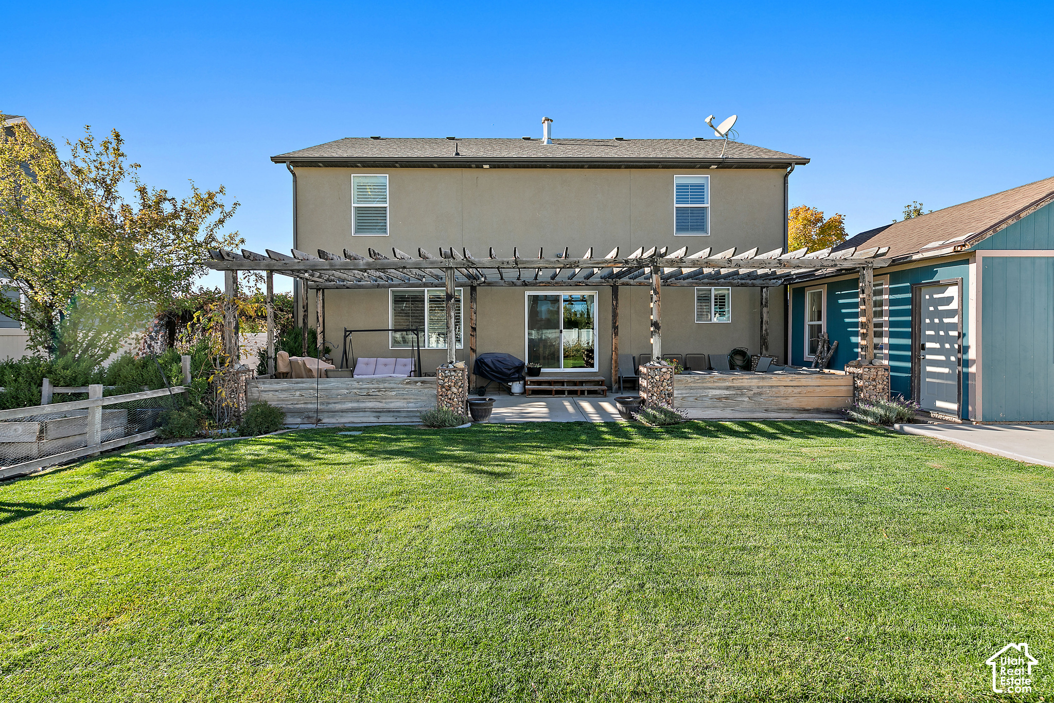 main property photo 25