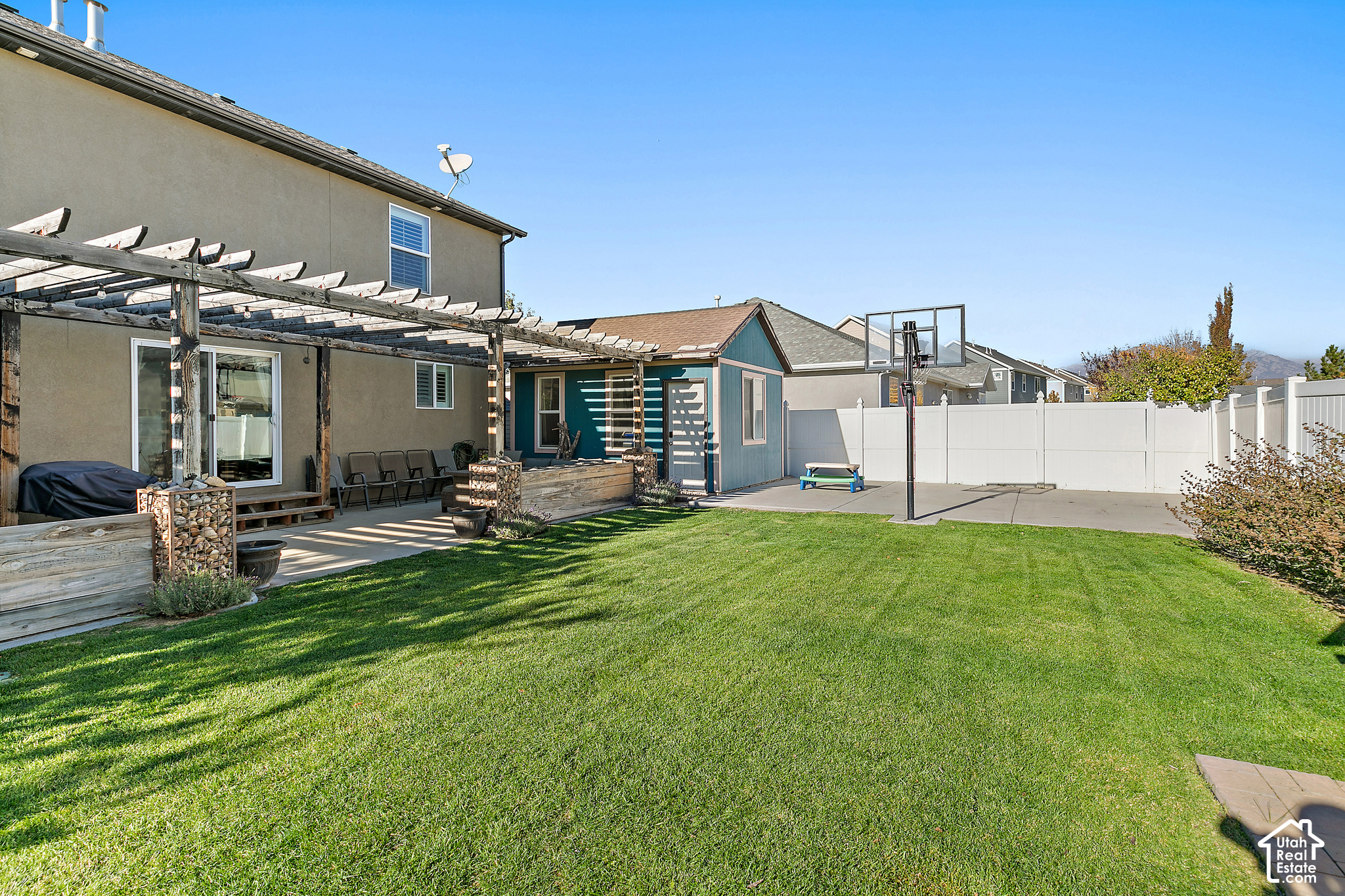 main property photo 26