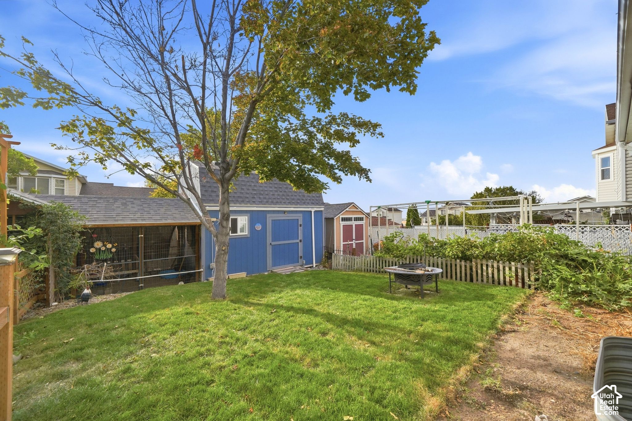 main property photo 28