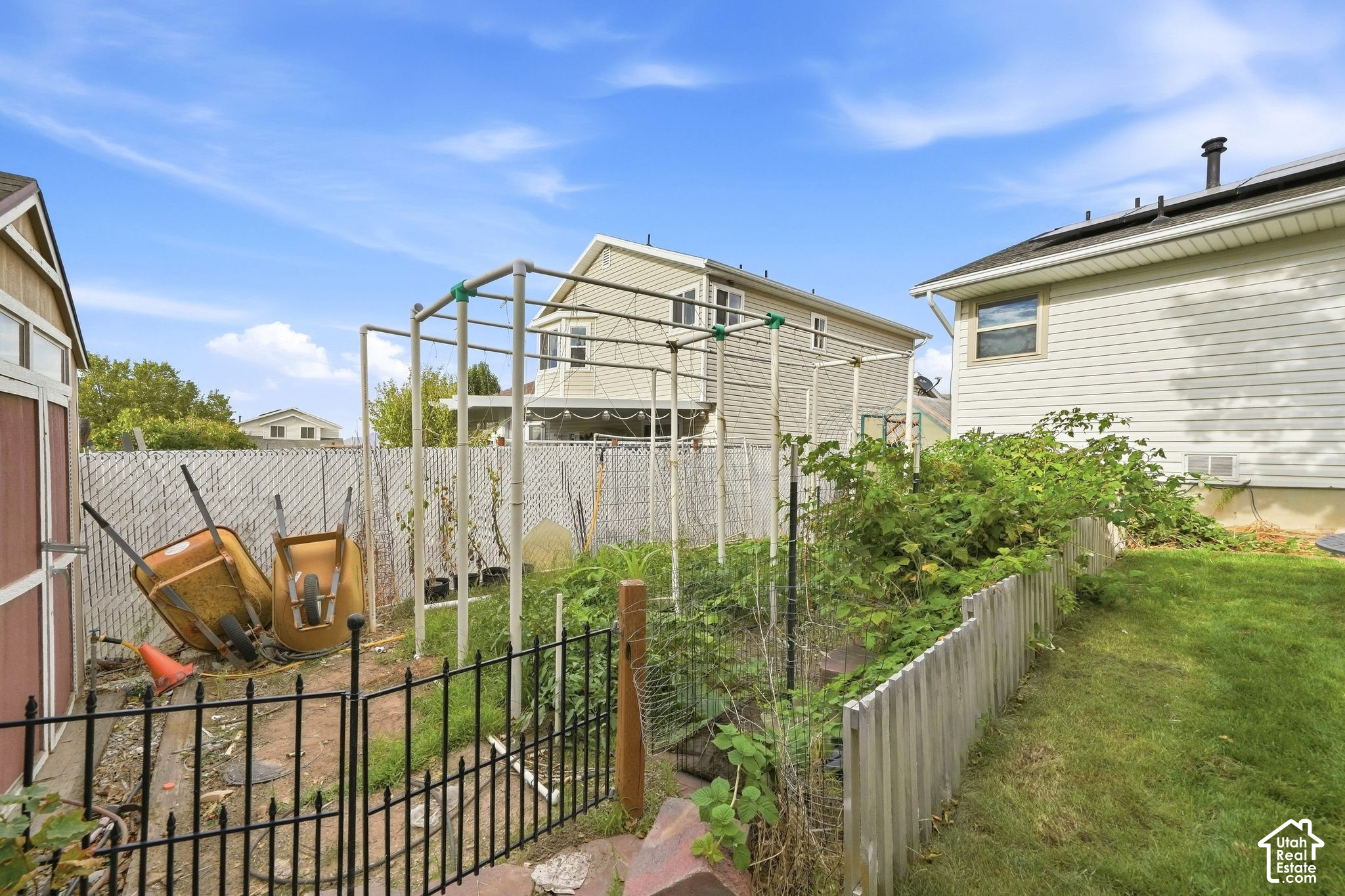 main property photo 30