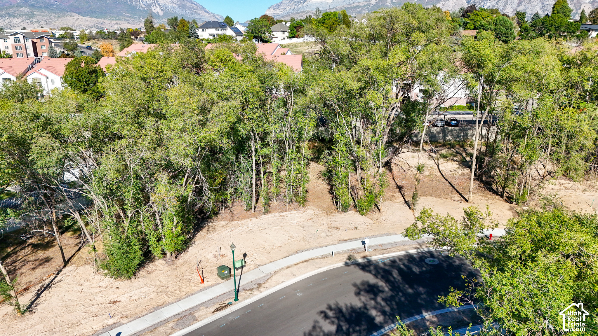 main property photo 13