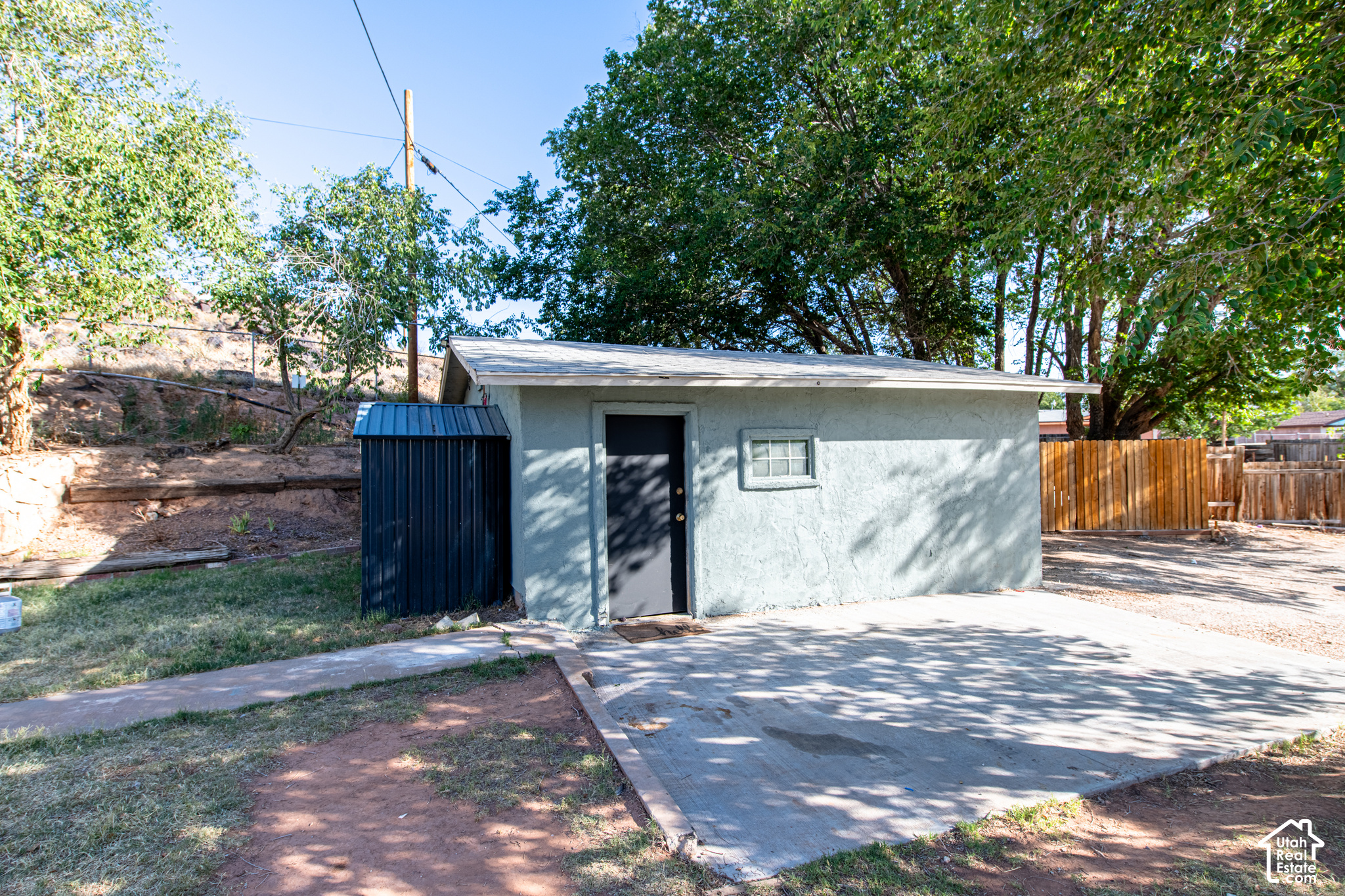 main property photo 20