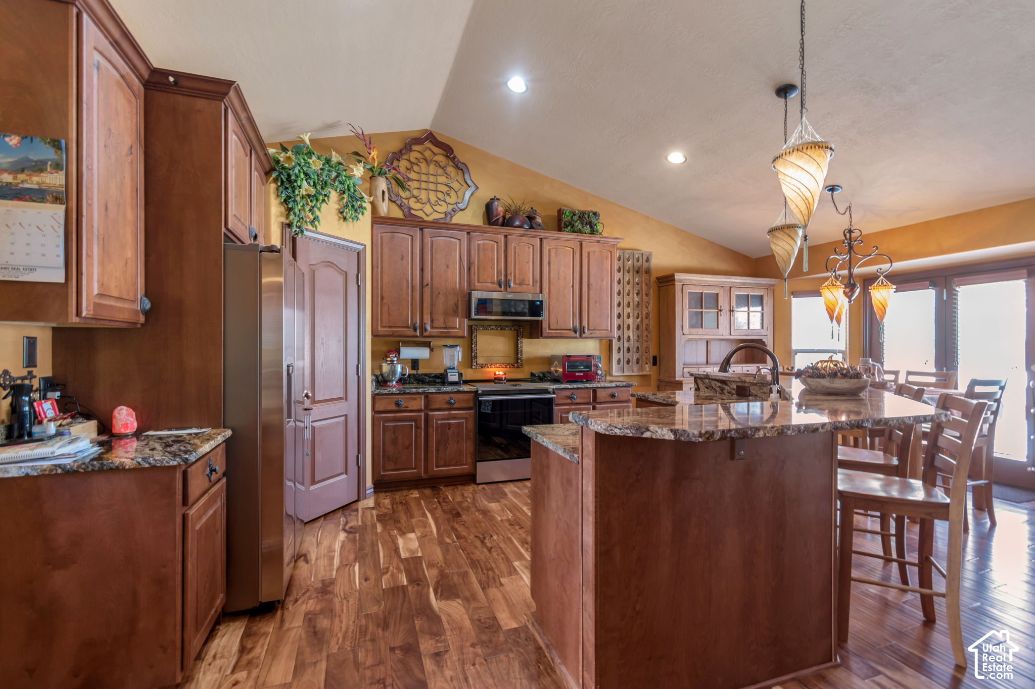 main property photo 12