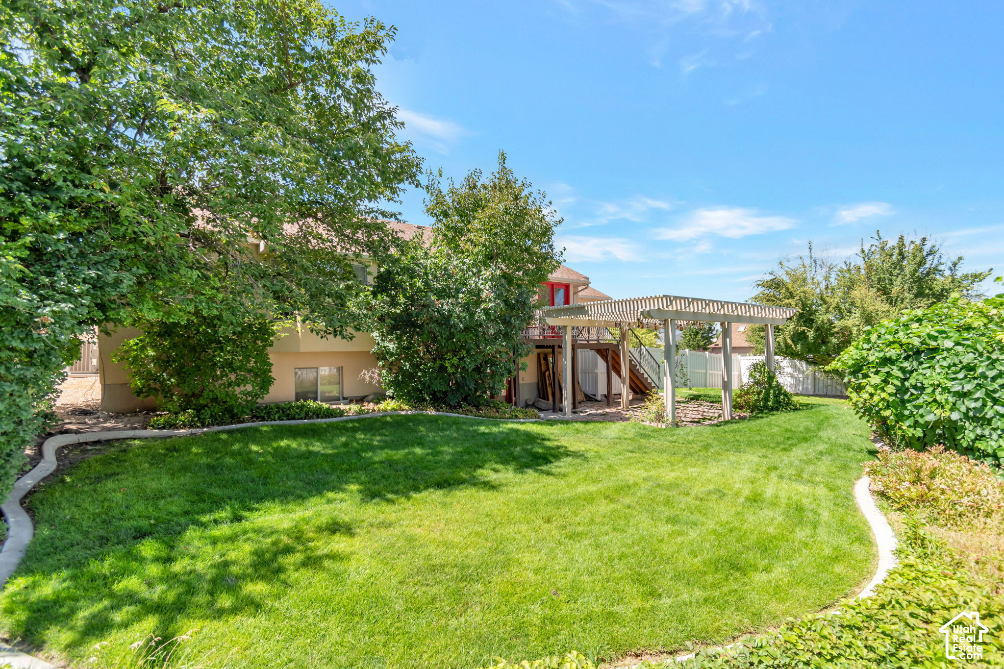 main property photo 33