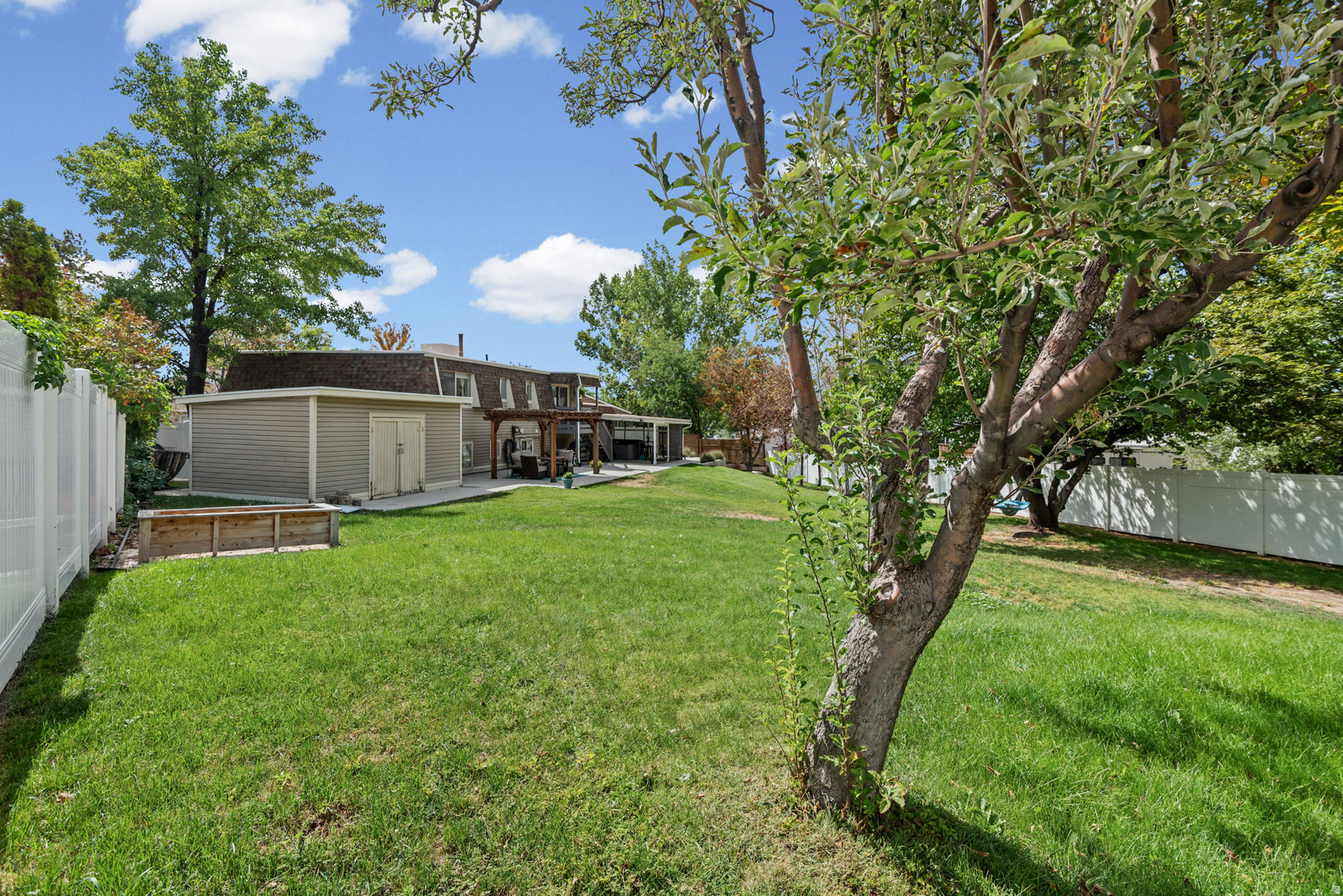 main property photo 31