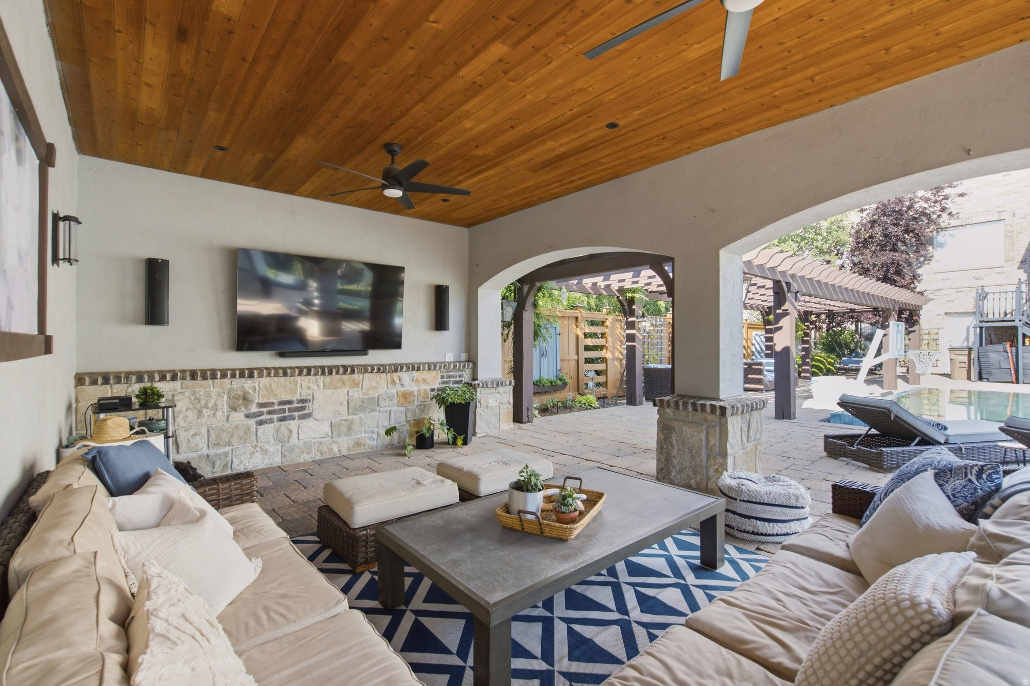 main property photo 158